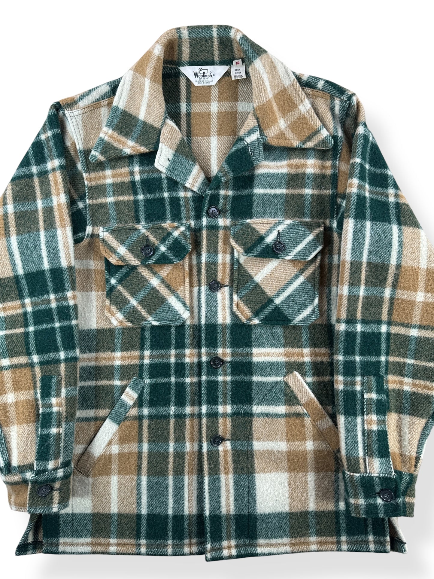 Front Close Up of Vintage Woolrich Green & Beige Plaid Jacket SZ M