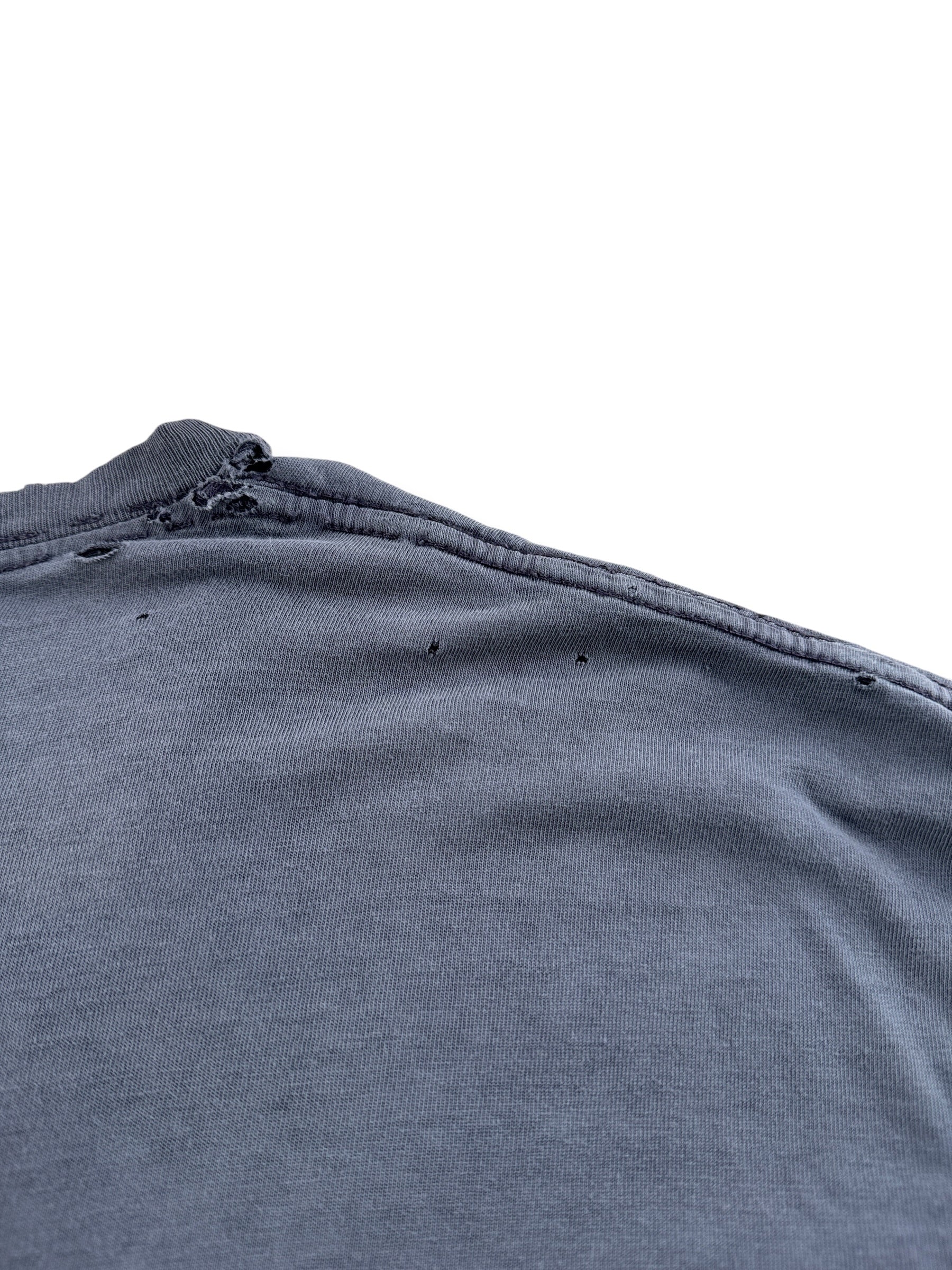 Holes on shoulder of Vintage Thrashed Ramones Tee SZ XL