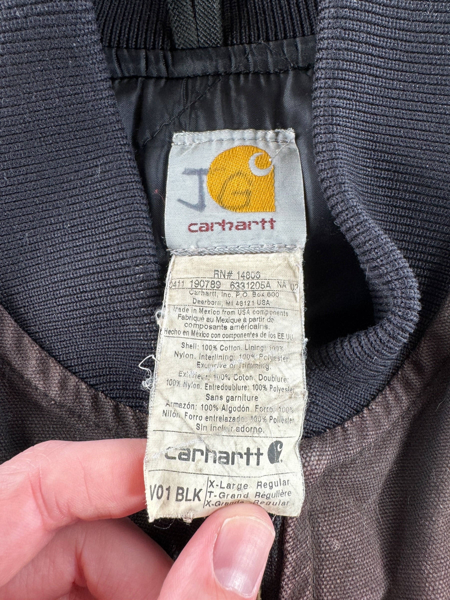 Label on Vintage Thrashed Brown Carhartt Vest SZ XL