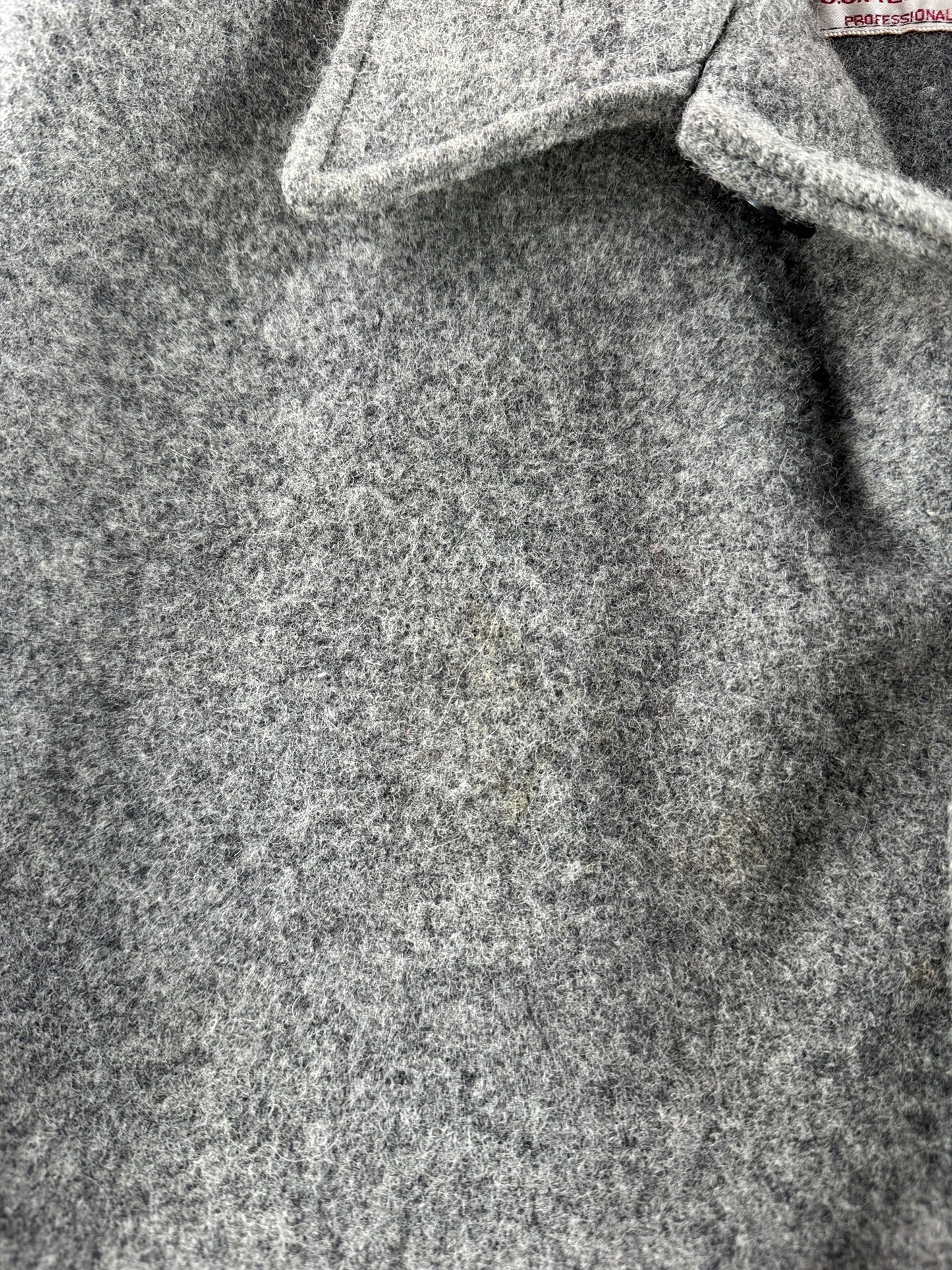 Staining on Vintage 80s Era Filson Heather Grey Double Mackinaw SZ 44