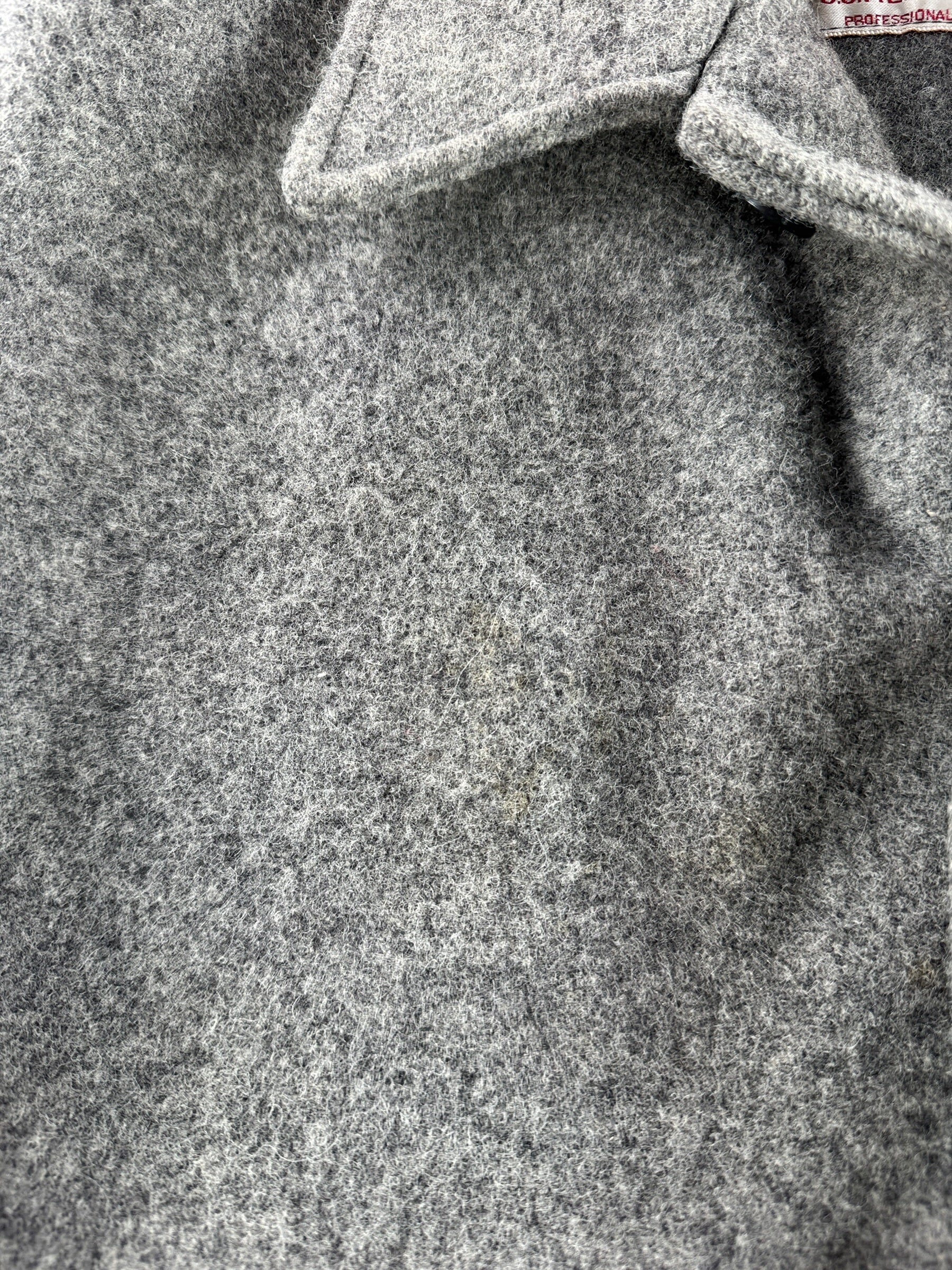 Staining on Vintage 80s Era Filson Heather Grey Double Mackinaw SZ 44