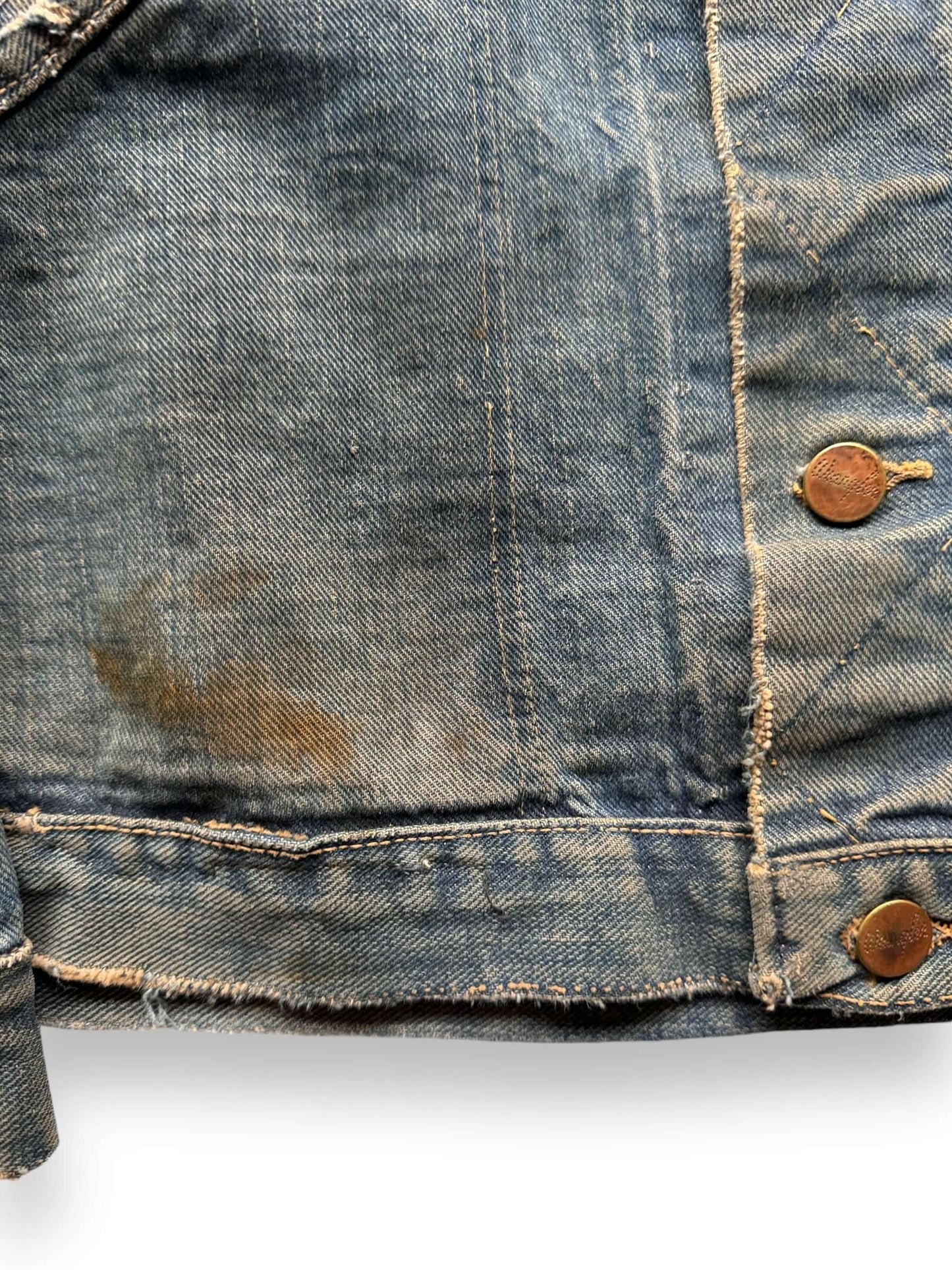 stains on front of Vintage Distressed Wrangler Blue Bell 124MJ Denim Jacket SZ 42