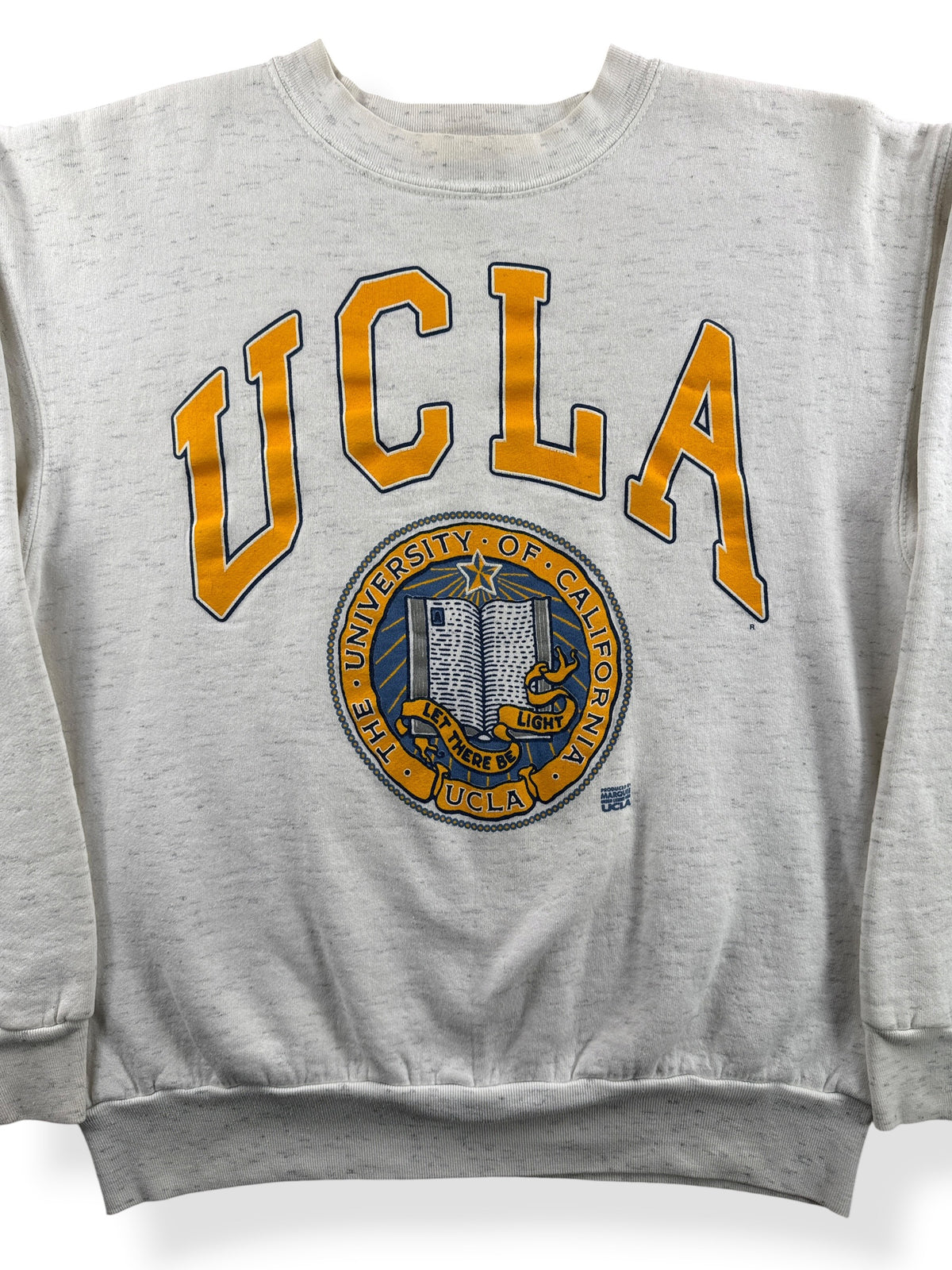 Close-up of Vintage UCLA Crewneck SZ L (Fits M)