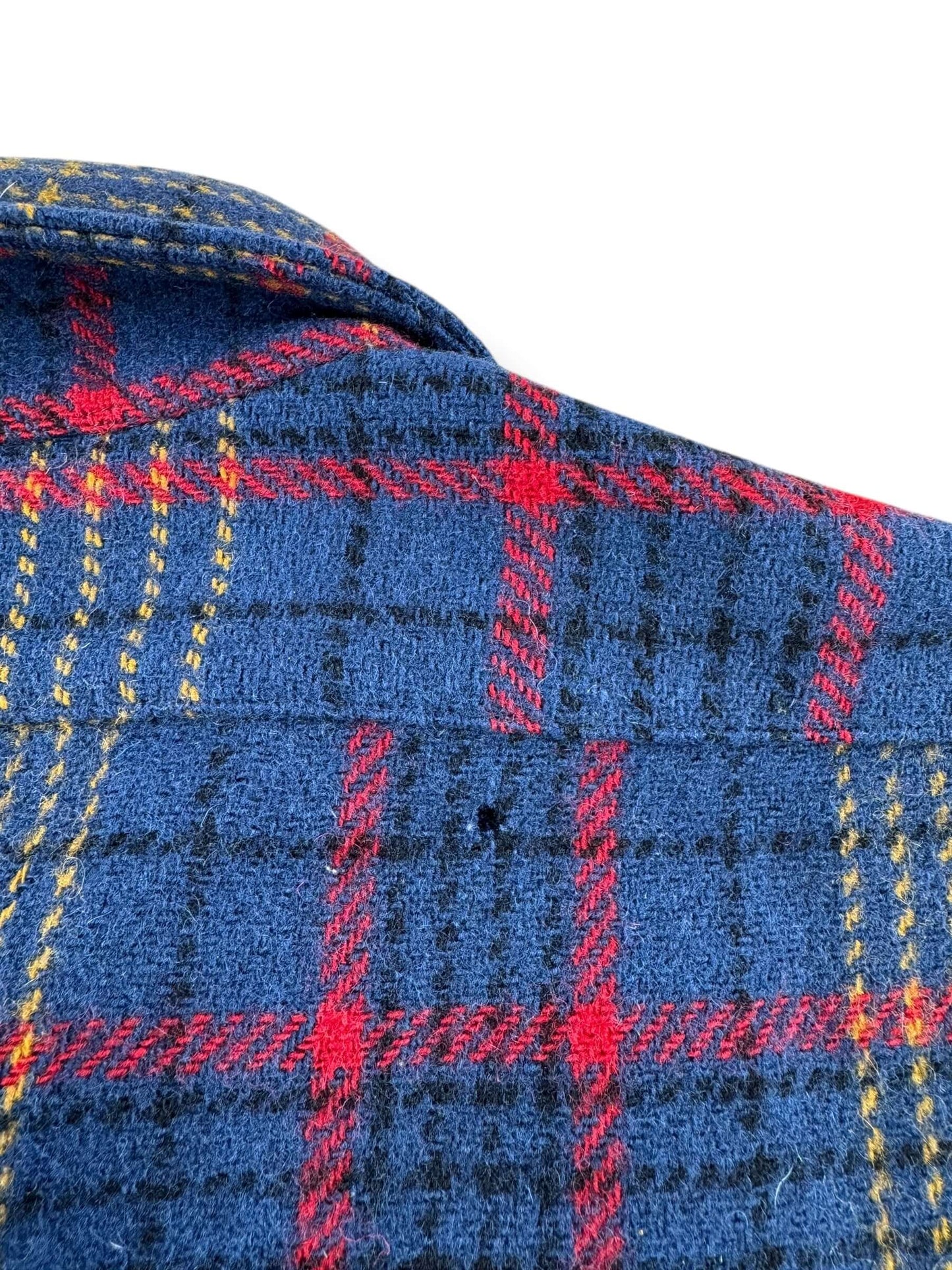 Hole on Vintage Pendleton Shirt Jac SZ L