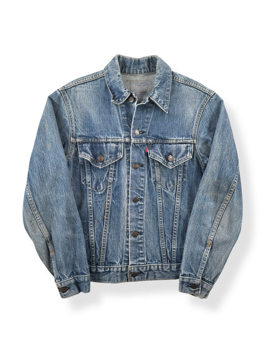 Front of Vintage Levi's 2 Pocket Type 3 Denim Trucker SZ 36 (Fits XS)