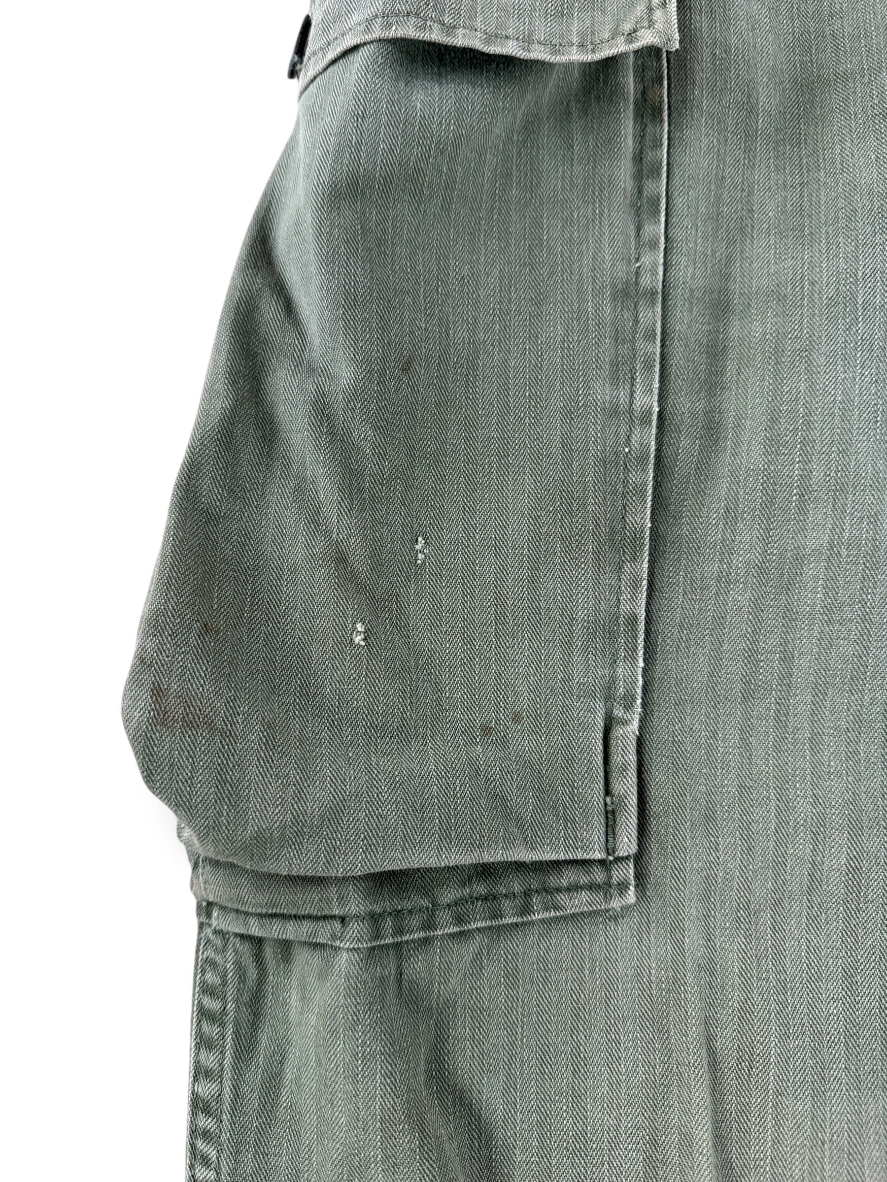 Pocket Wear on Vintage WW2 HBT 13 Star Cargo Pants W36 (Fits W34)