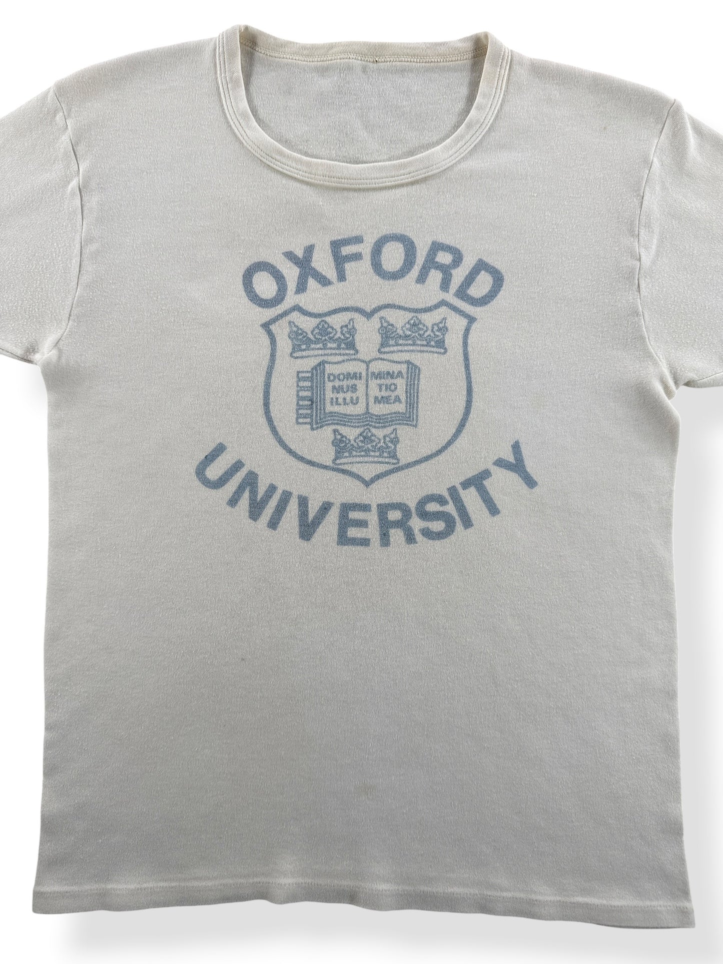 Front Close Up of Vintage Oxford University Tee SZ XS