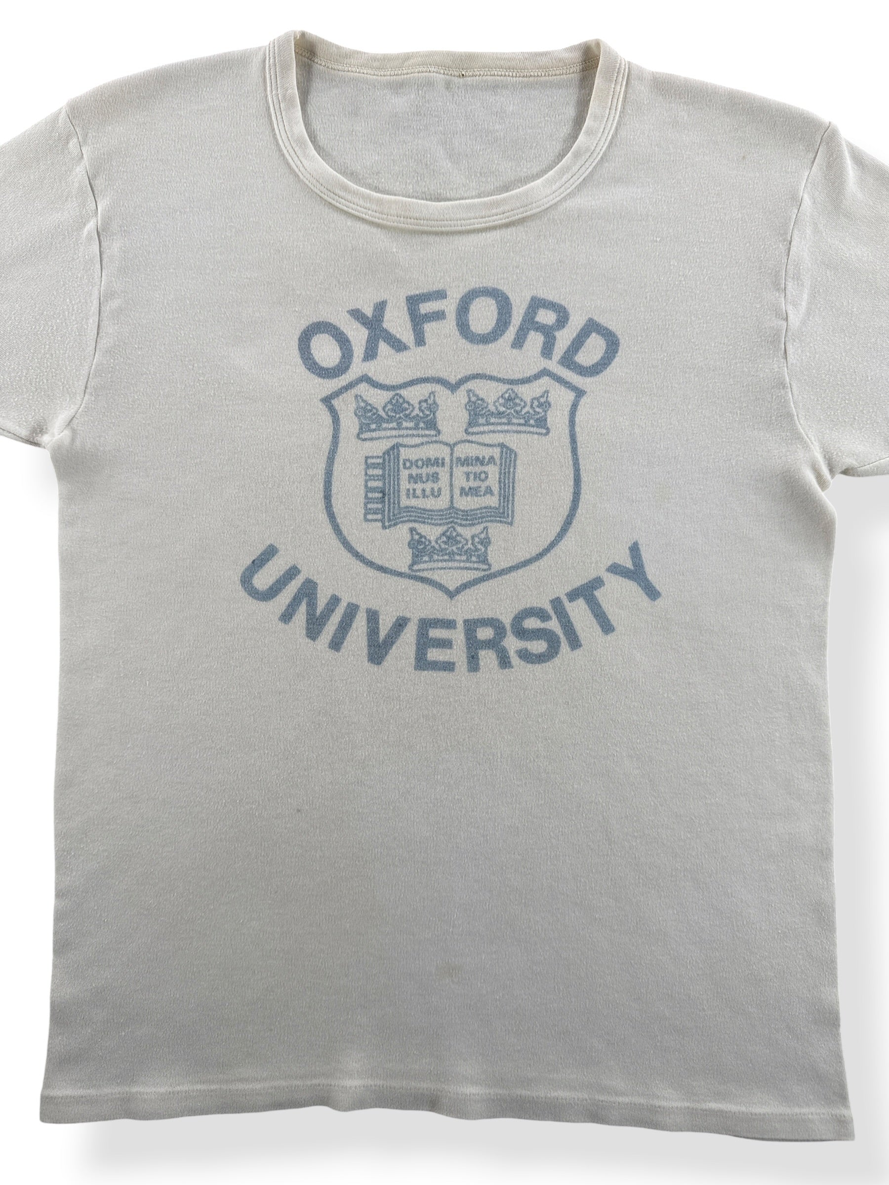 Front Close Up of Vintage Oxford University Tee SZ XS