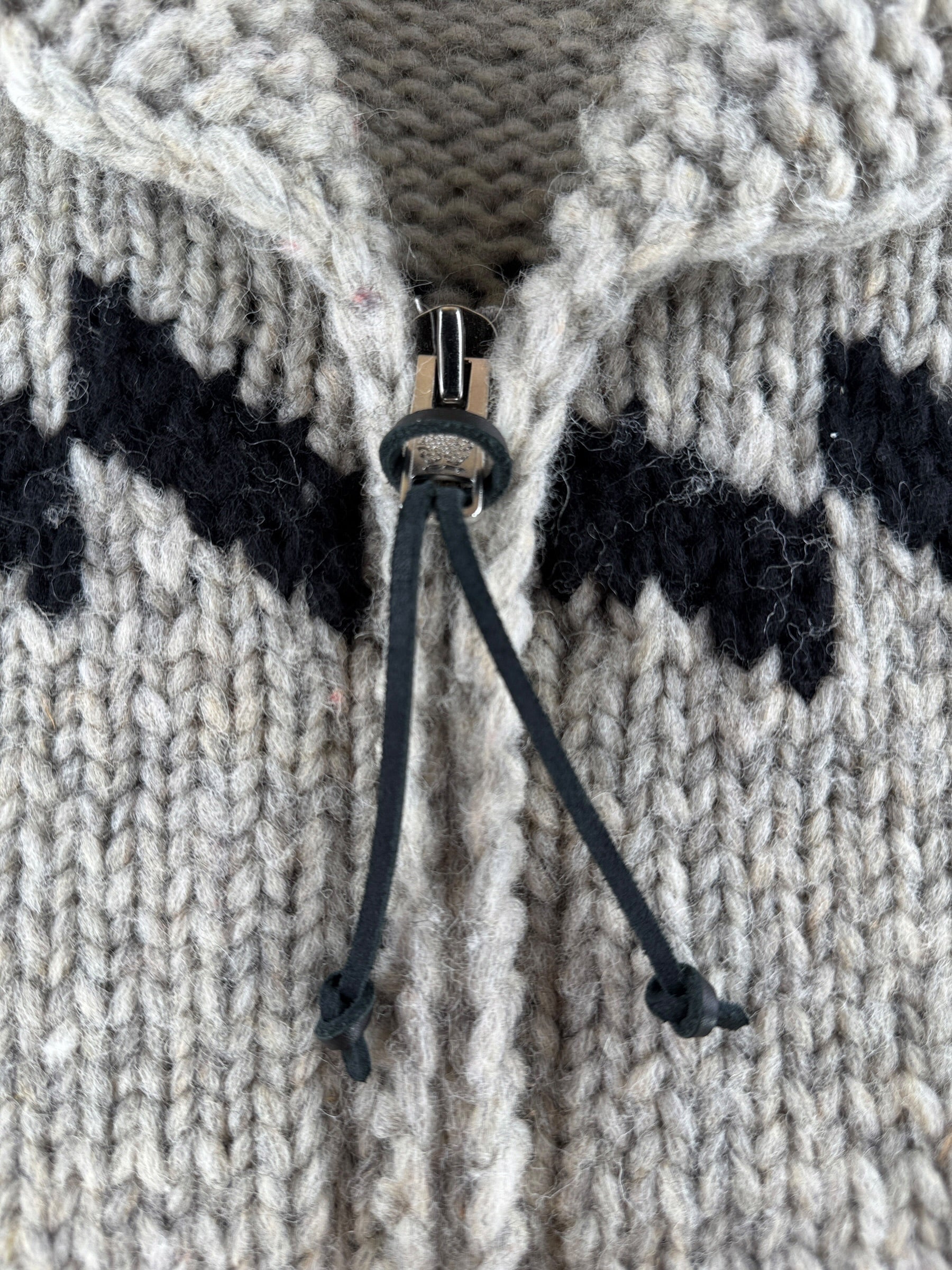 Top Zipper on Filson Limited Edition Thunderbird Cowichan Style Sweater SZ M