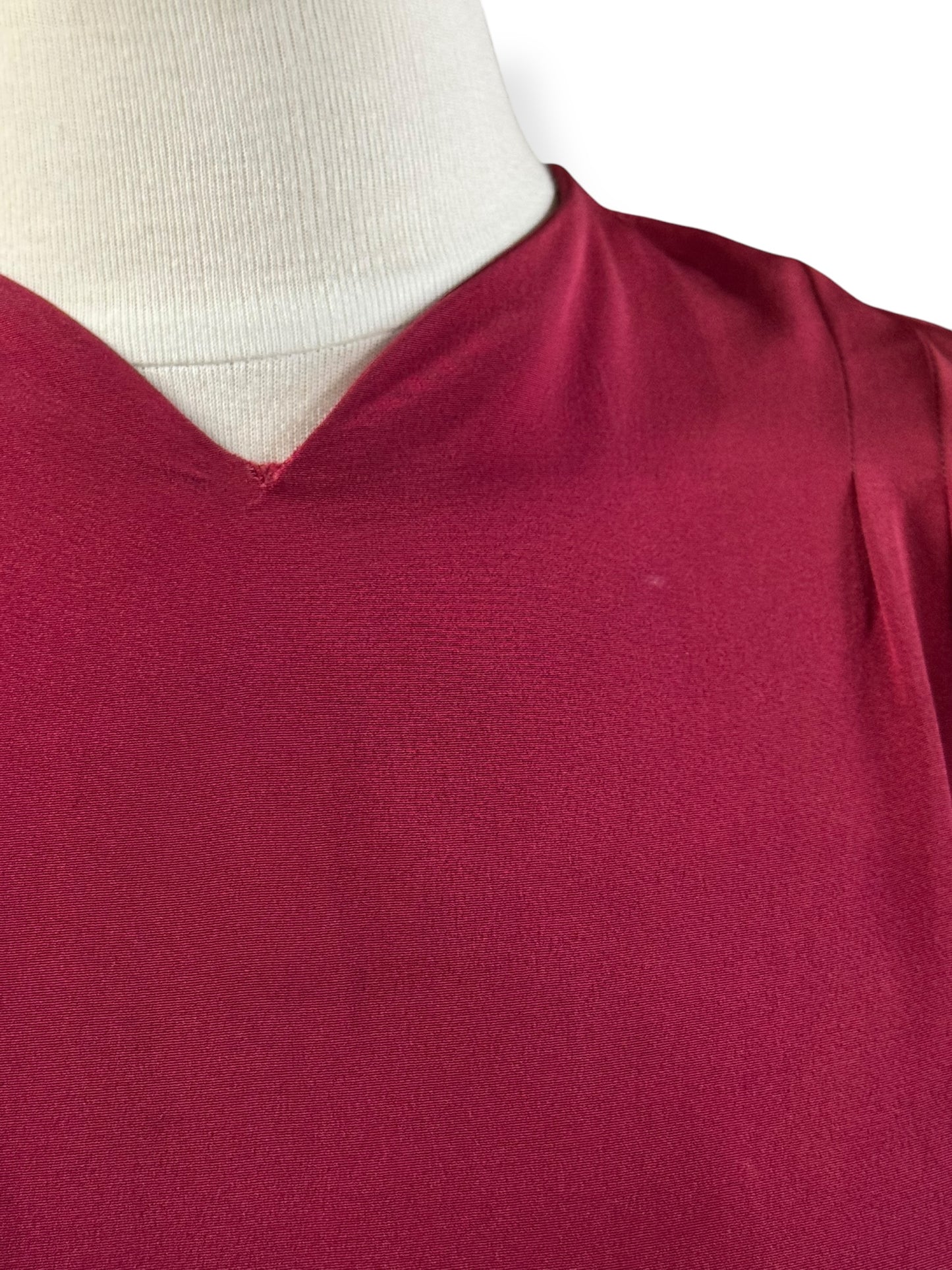 A lil rip at the neck 1940s Du Barry Red Rayon Dress S