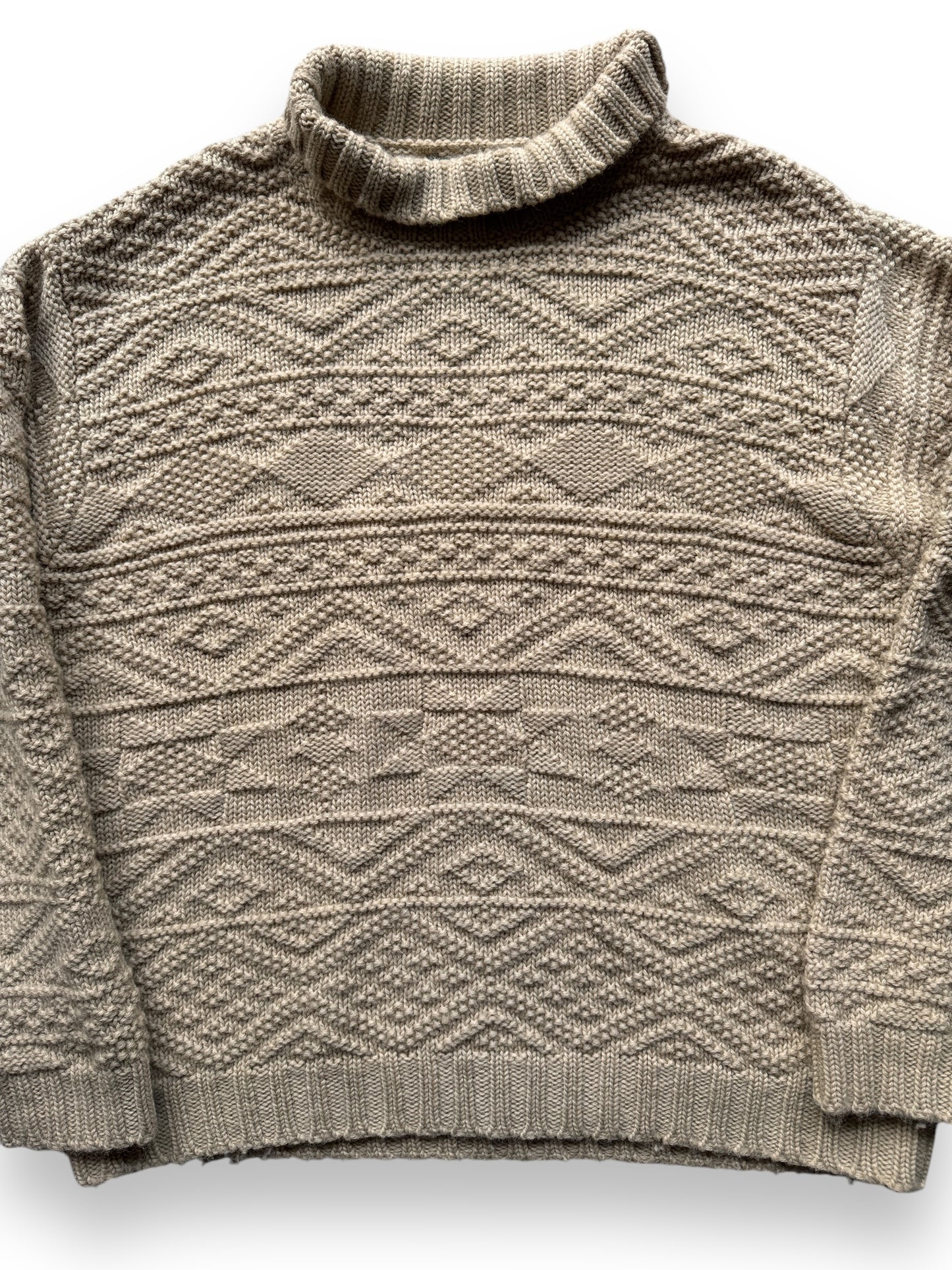 front close up of Filson Wool Fisherman Sweater SZ XL