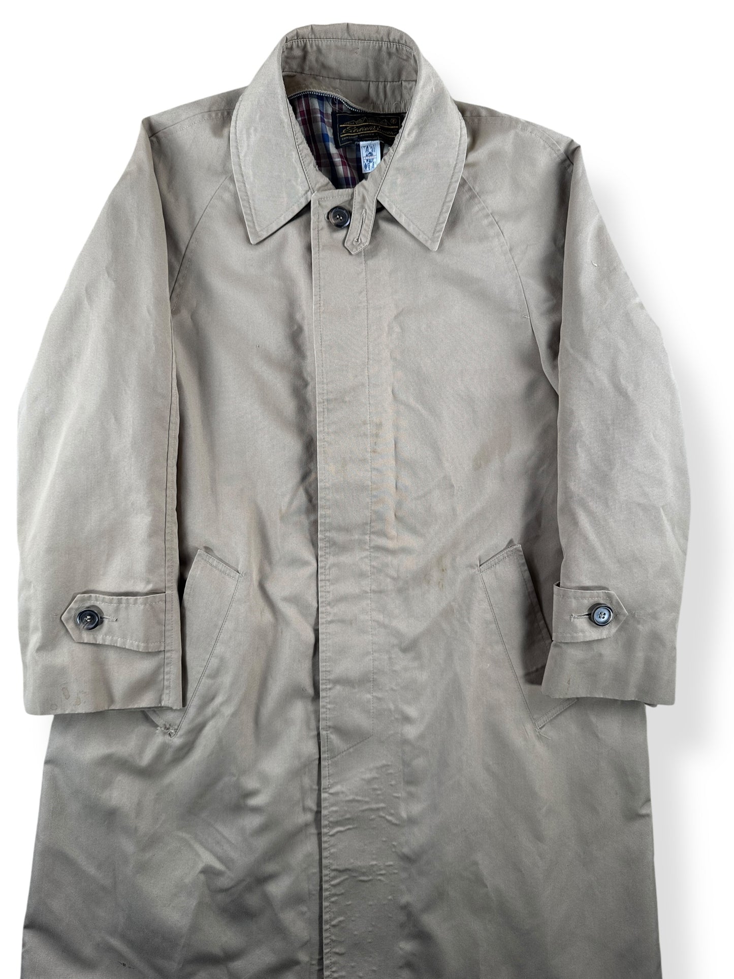 Front Close Up of Vintage Eddie Bauer Nylon/Cotton Blend Trench Coat SZ L