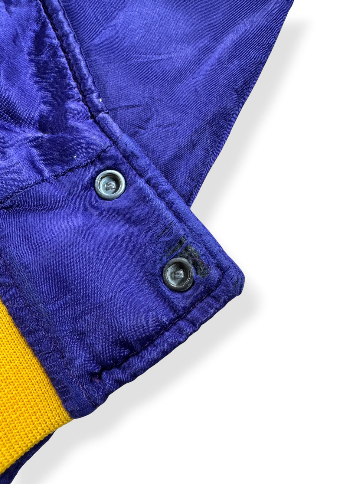Ware on bottom buttons of Vintage Skyline UW Club Jacket SZ M