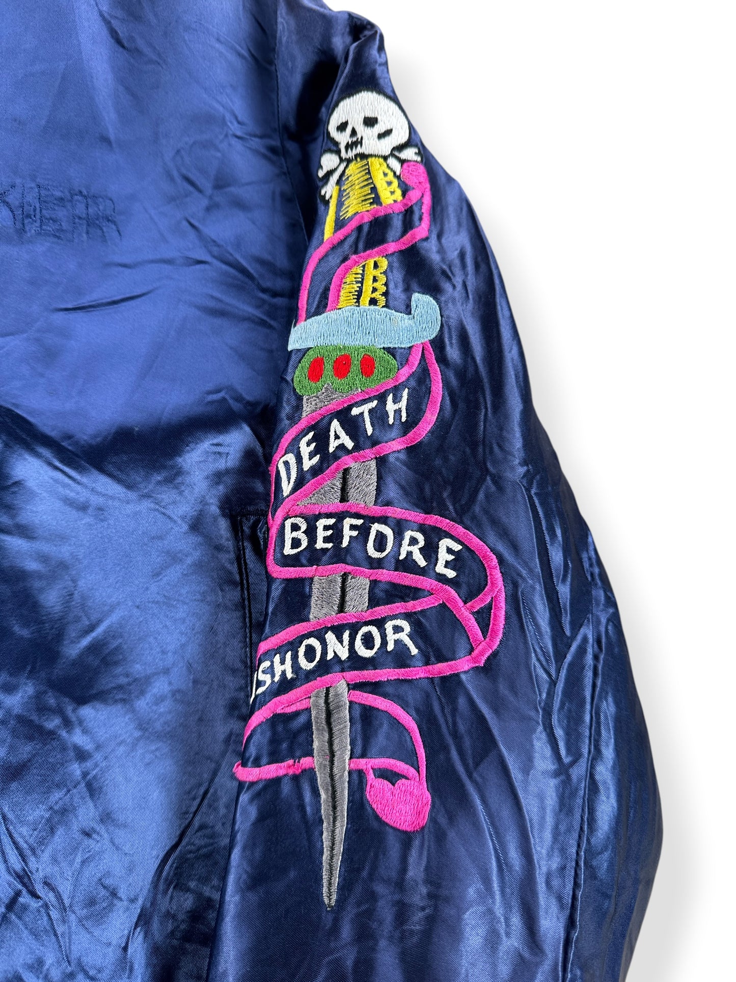 Sleeve Embroidery on Vintage 80s Era German Souvenir Jacket SZ S