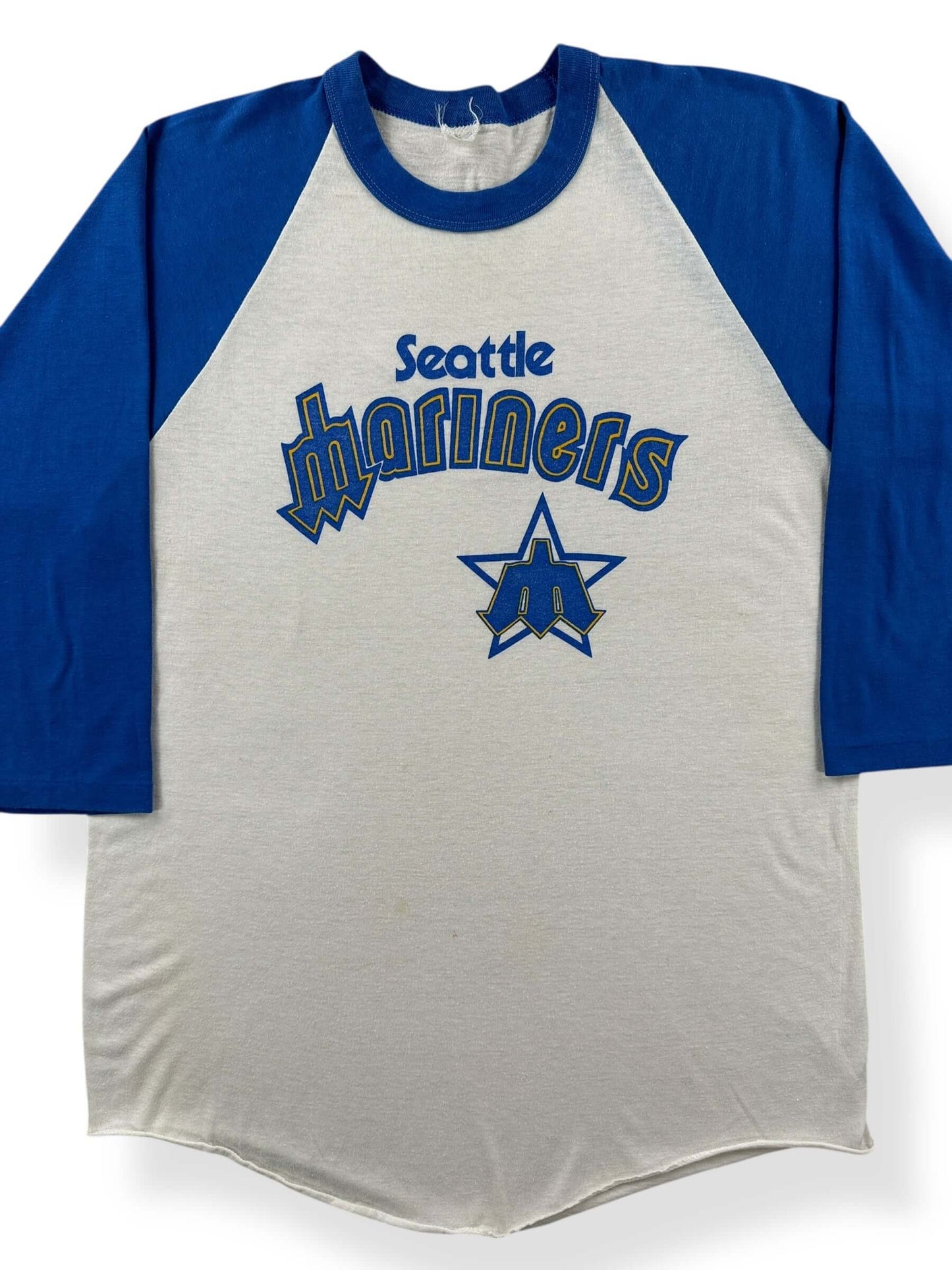 Front Close Up of Vintage Seattle Mariners Raglan SZ M