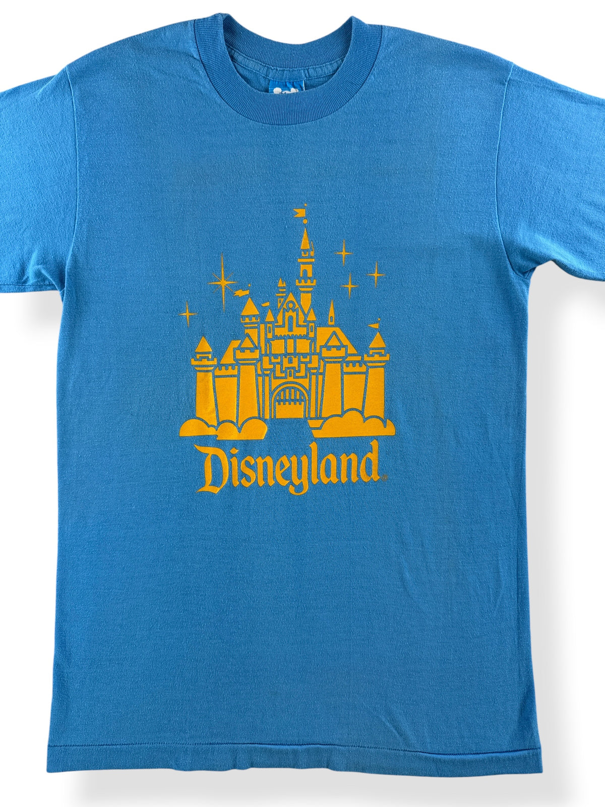 Front Close Up of Vintage Disneyland Tee SZ M (Fits XS)