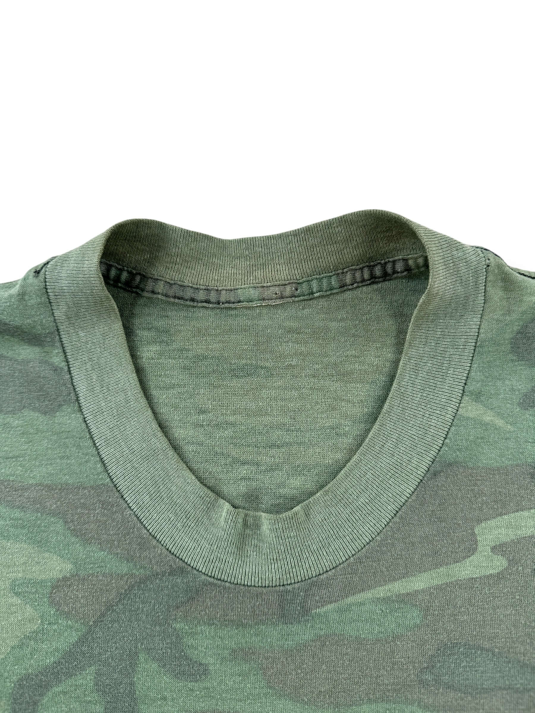 Collar on Vintage Paper Thin Camo Tee SZ XS