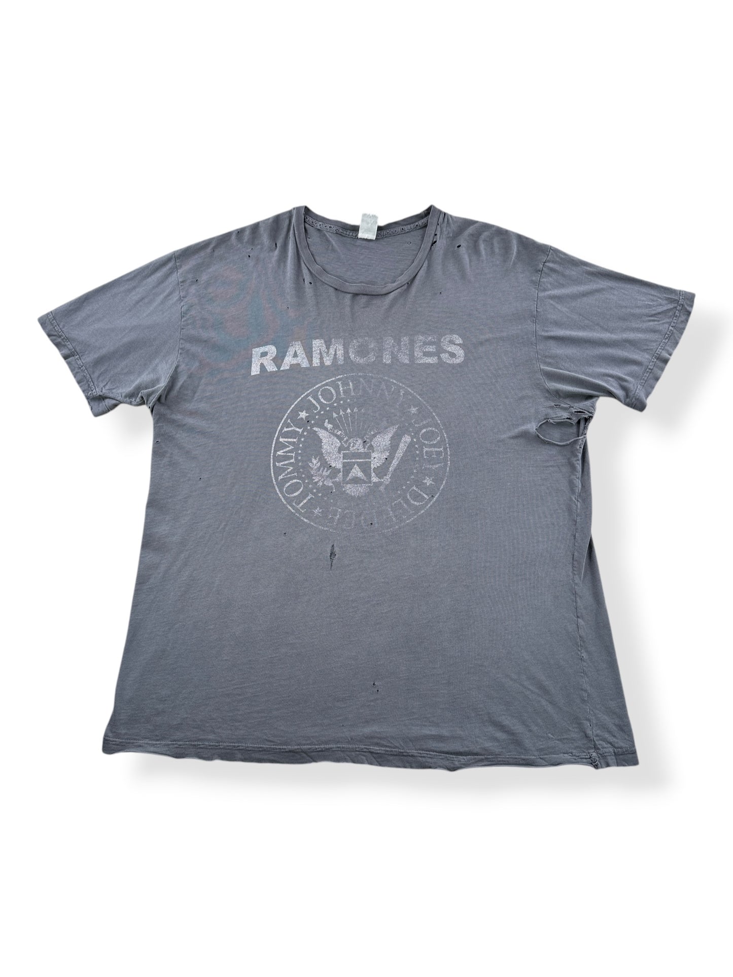 Front of Vintage Thrashed Ramones Tee SZ XL