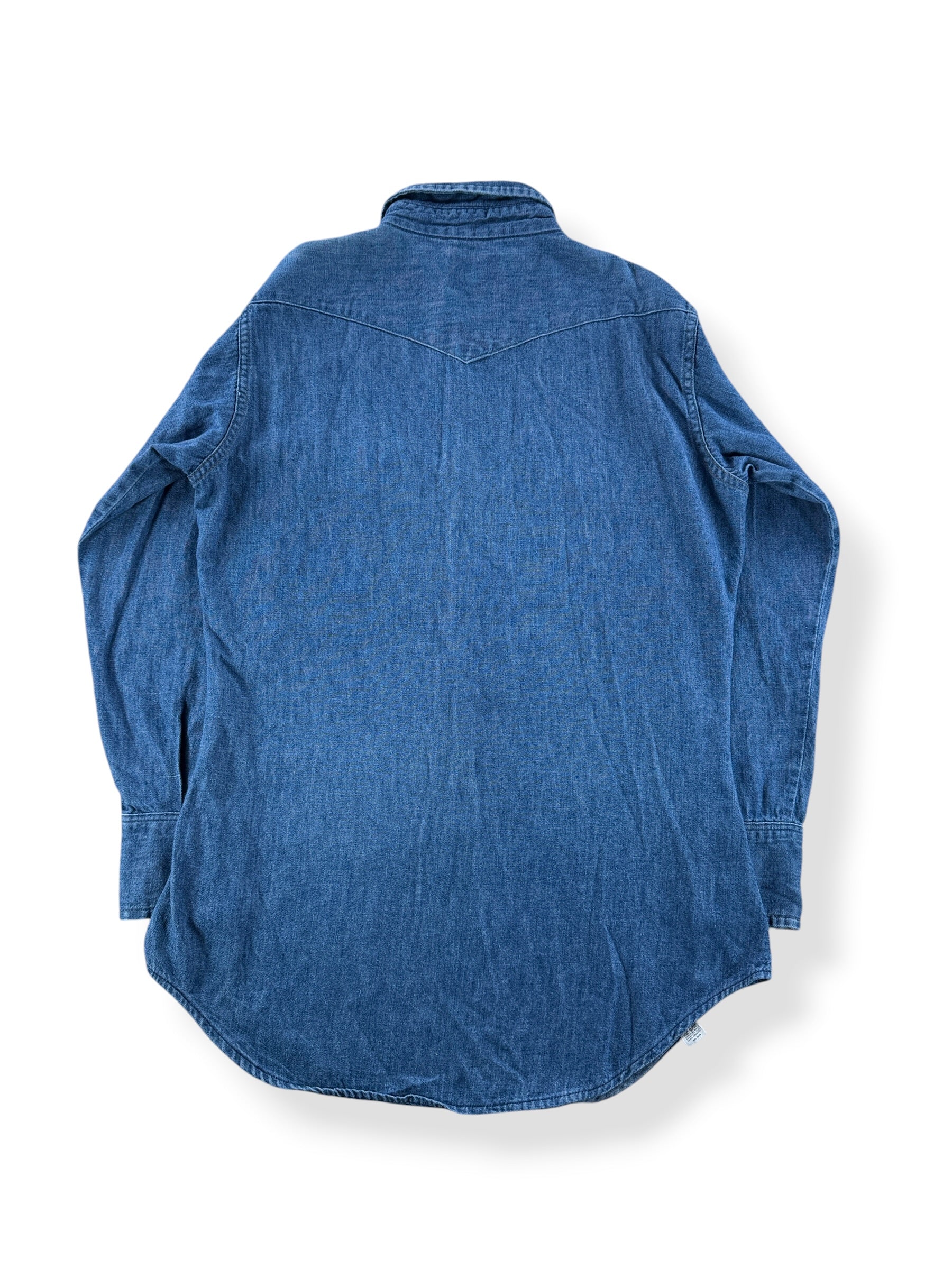 Back of Vintage Wrangler Denim Pearl Snap SZ M