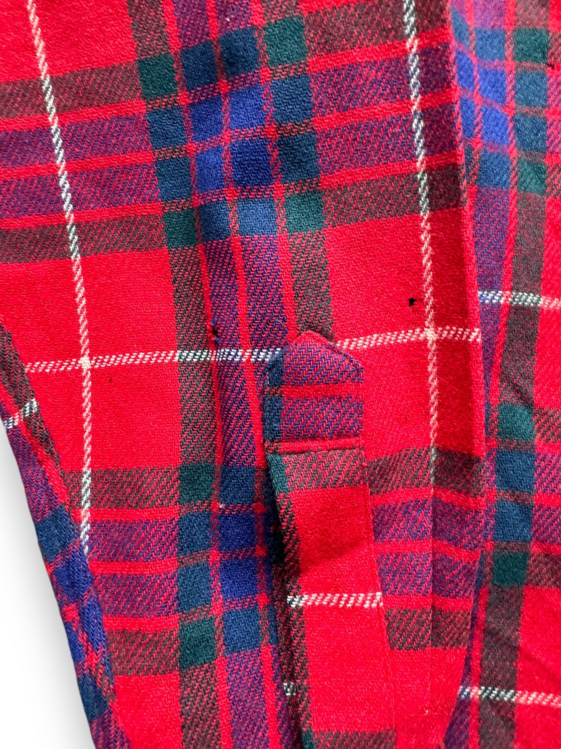 small holes on right sleeve on Vintage Carson Pirie Scott Wool Flannel SZ L