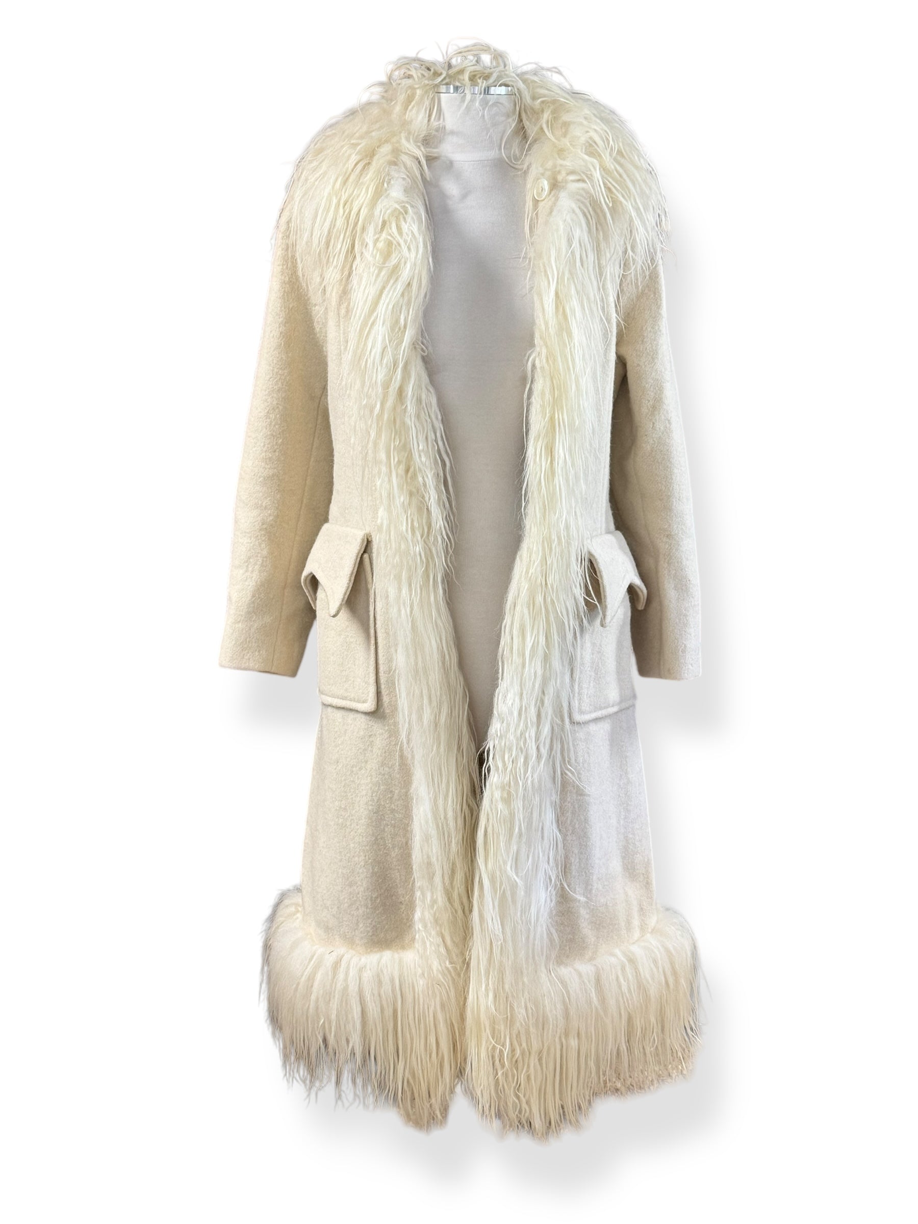 Front view of 1970s Solido Icelandic Wool Fur Coat S