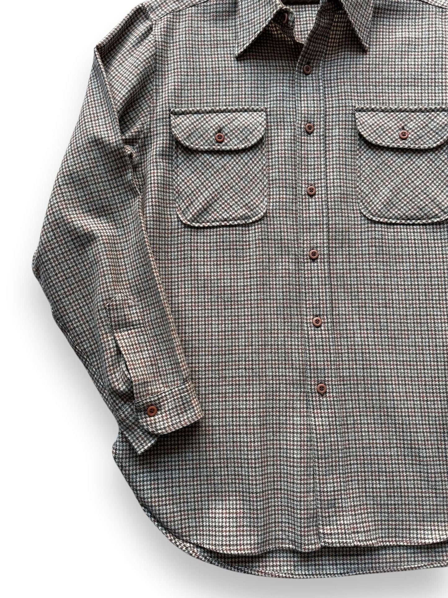 front right of Vintage Pendleton Beige Houndstooth Flannel SZ M