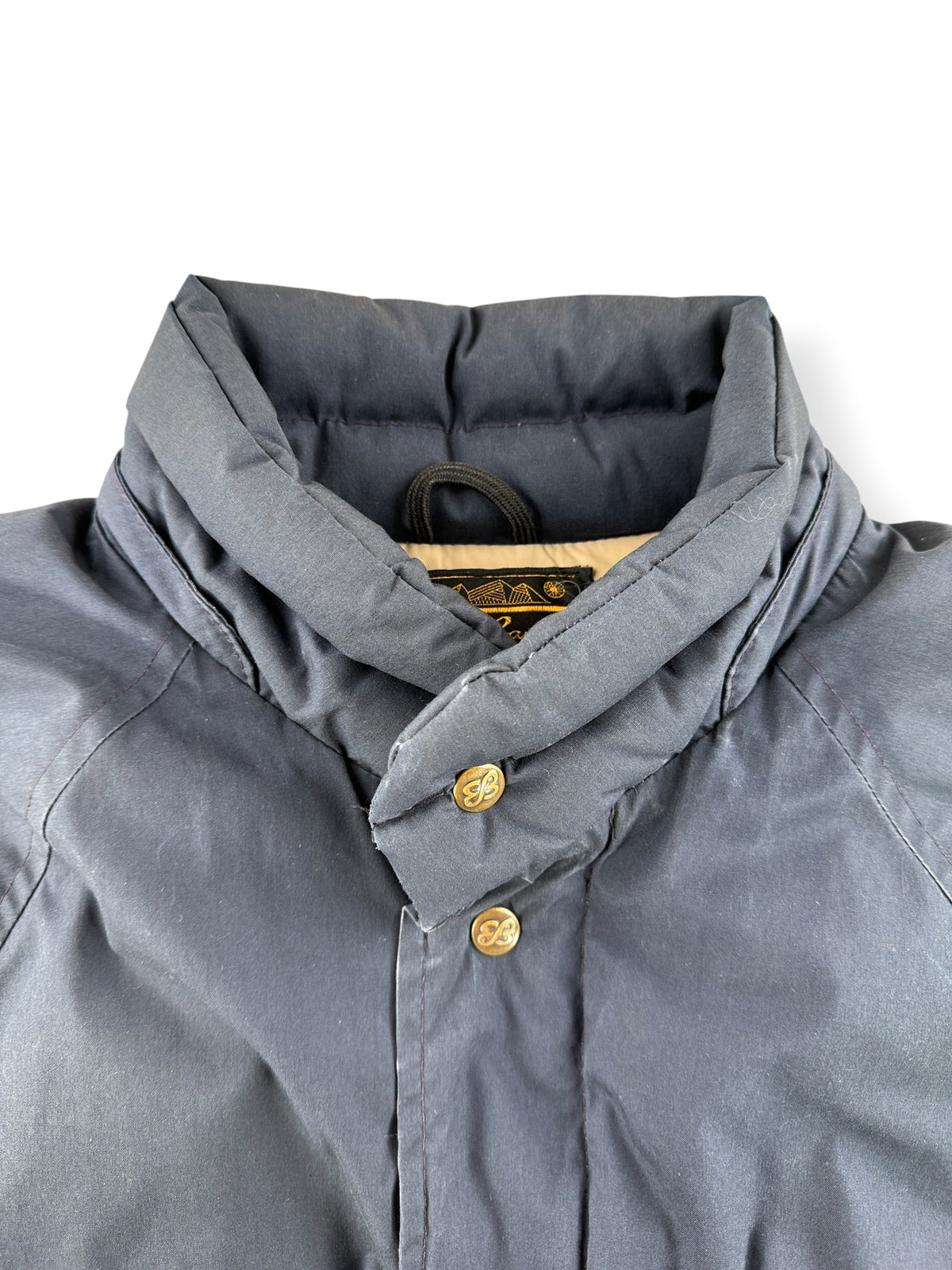 Collar on Vintage Eddie Bauer Navy Blue Parka SZ L