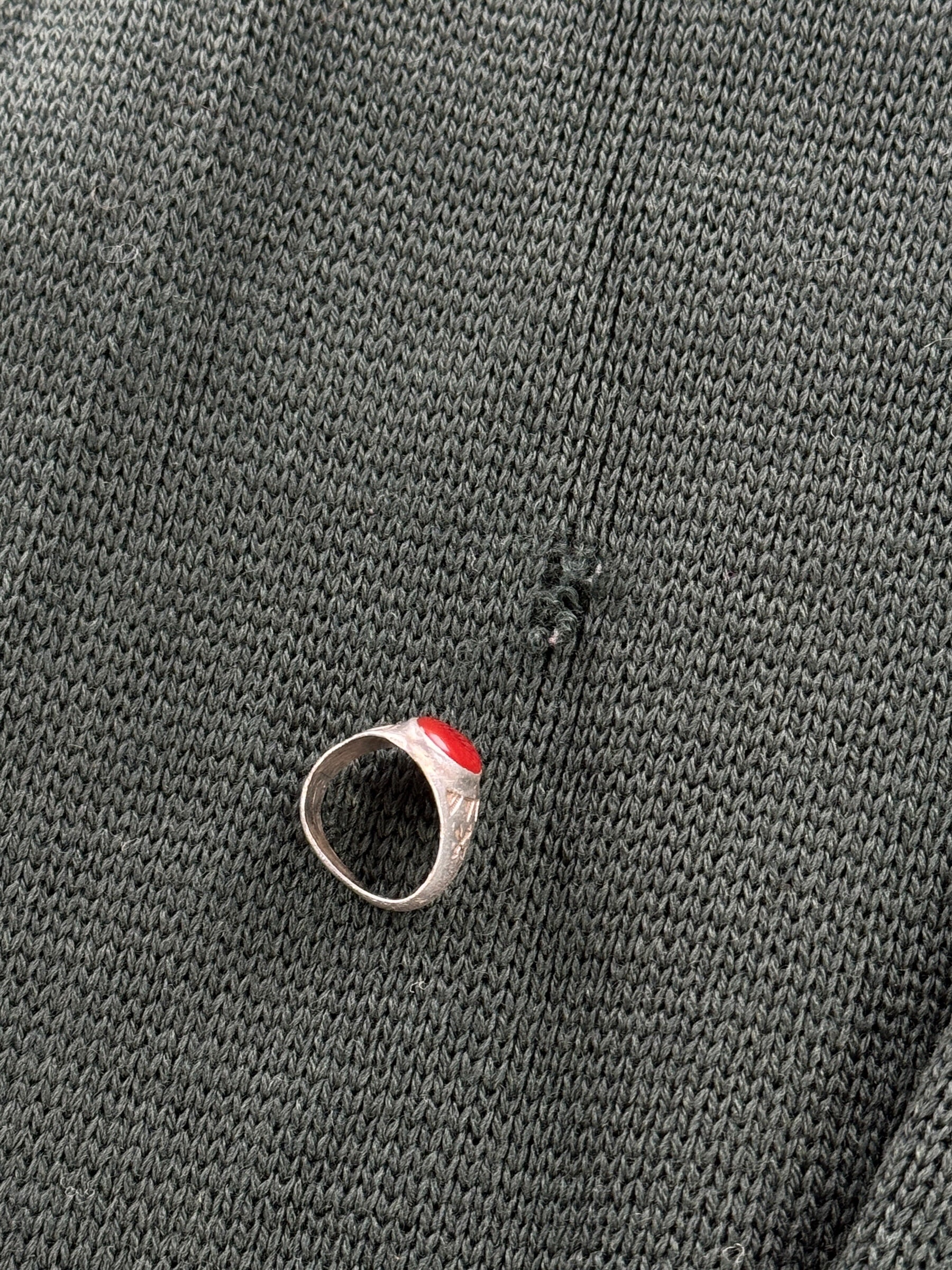 Small hole on Vintage 80s Era Eddie Bauer Wool Sweater SZ L - AS IS