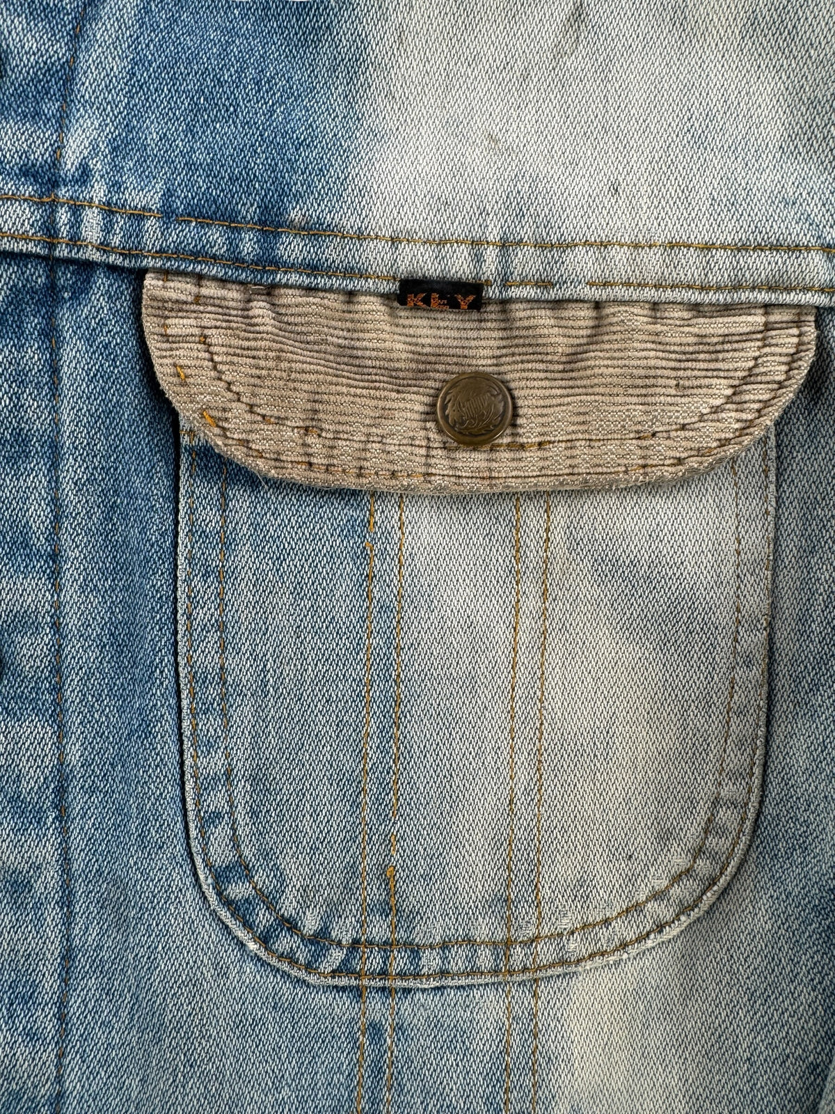 Front pocket on Vintage 70s Faded Key Denim Jacket SZ L