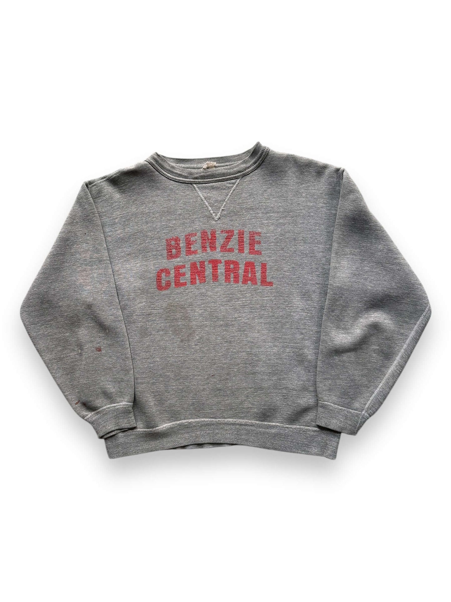 front of Vintage Benzie Central Single V Crewneck SZ M