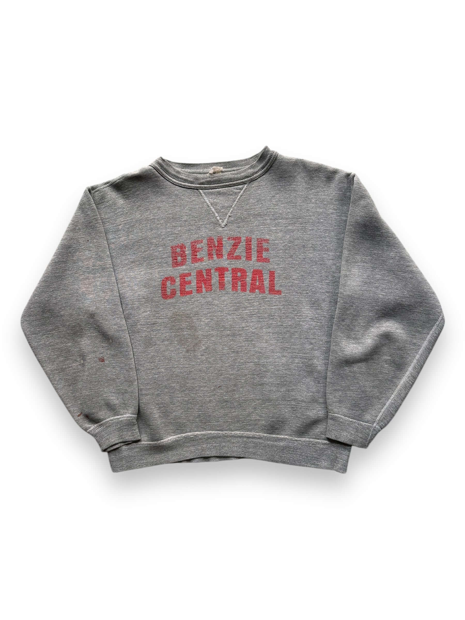 front of Vintage Benzie Central Single V Crewneck SZ M