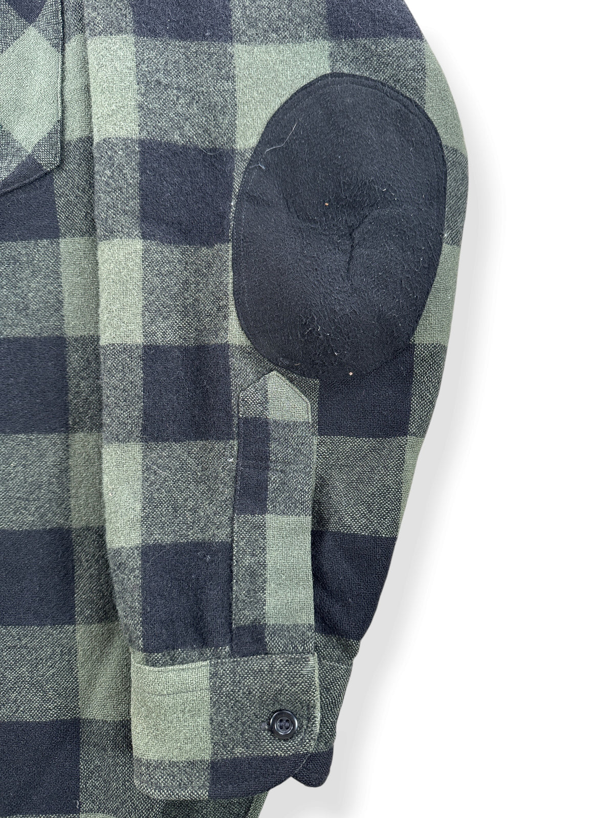 Sleeve on Vintage Pendleton Green and Black Plaid Flannel SZ M