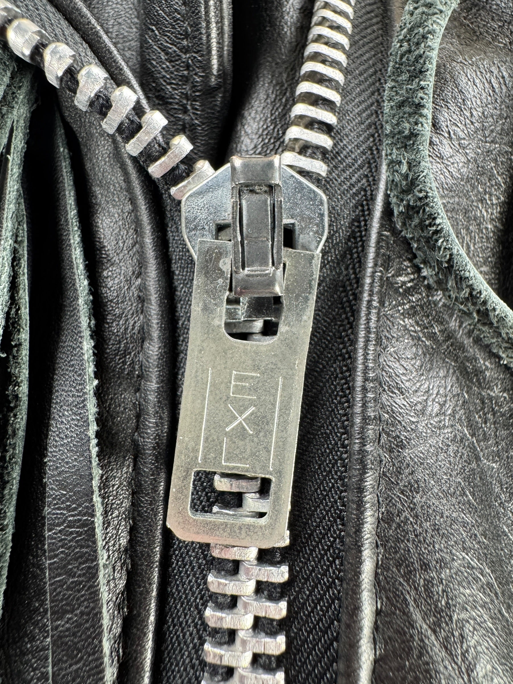 Zipper on Vintage Steer Brand Fringe Leather Biker Jacket SZ 11/12