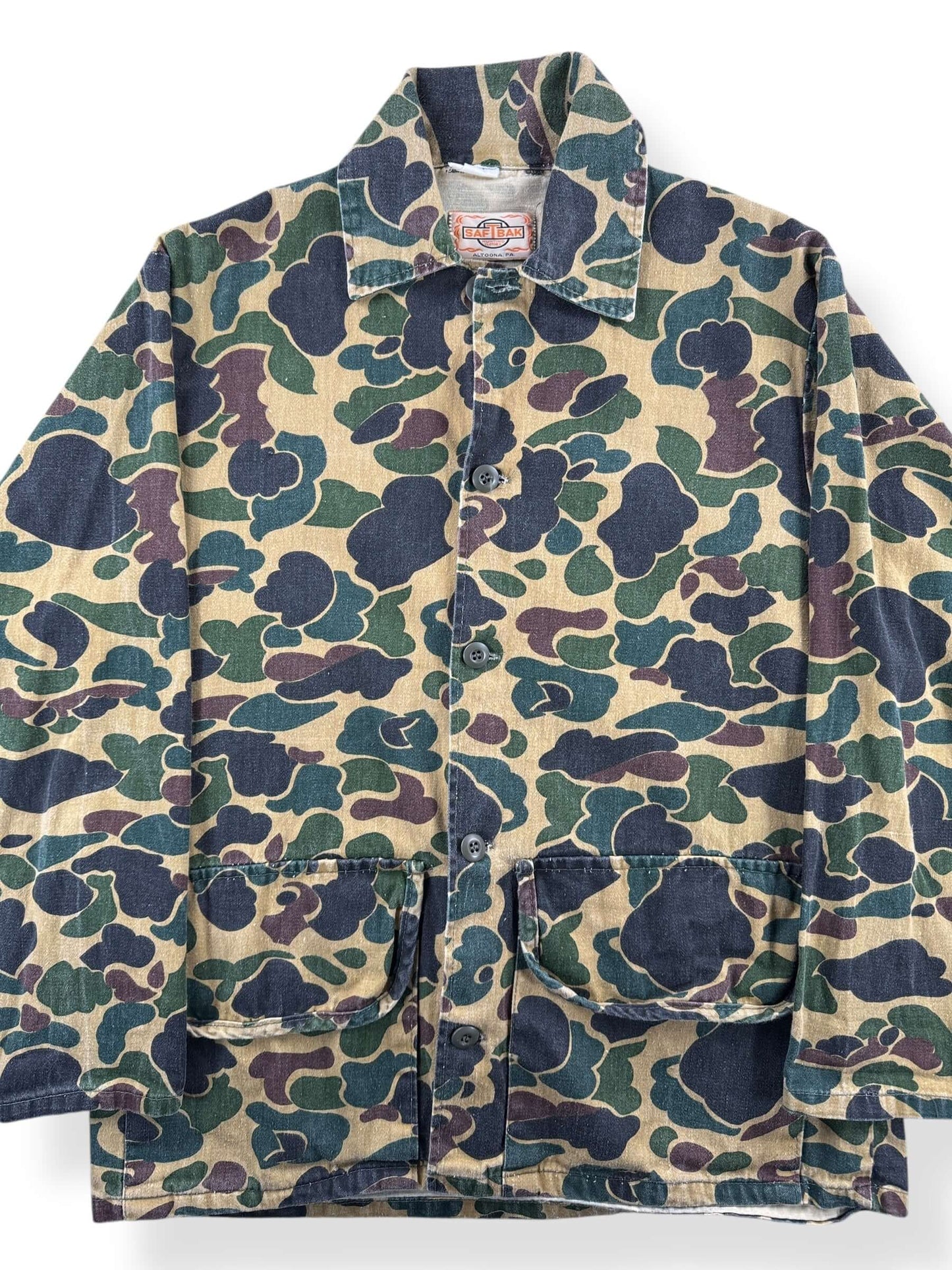 Front Close Up of Vintage Saf-T-Bak Duck Camo Hunting Jacket SZ L
