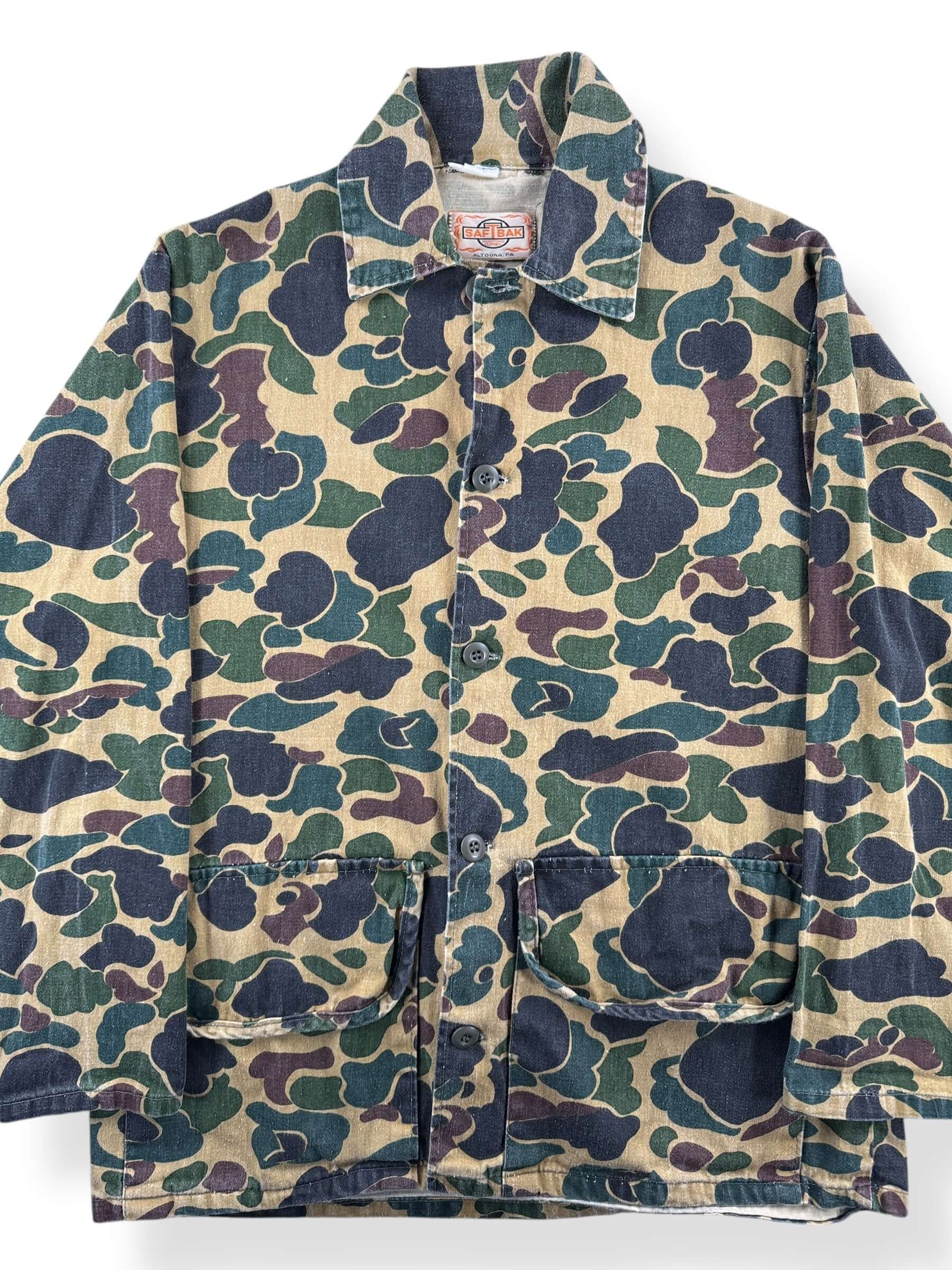 Front Close Up of Vintage Saf-T-Bak Duck Camo Hunting Jacket SZ L