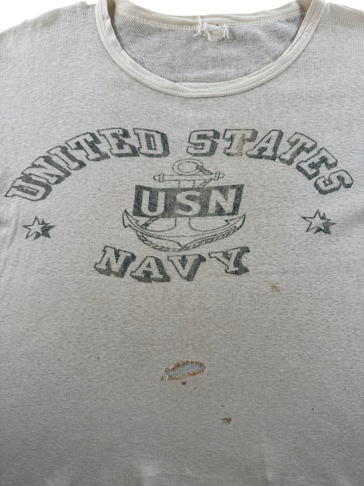 Front graphic on Vintage 1940s US Navy Waterprint Tee SZ M