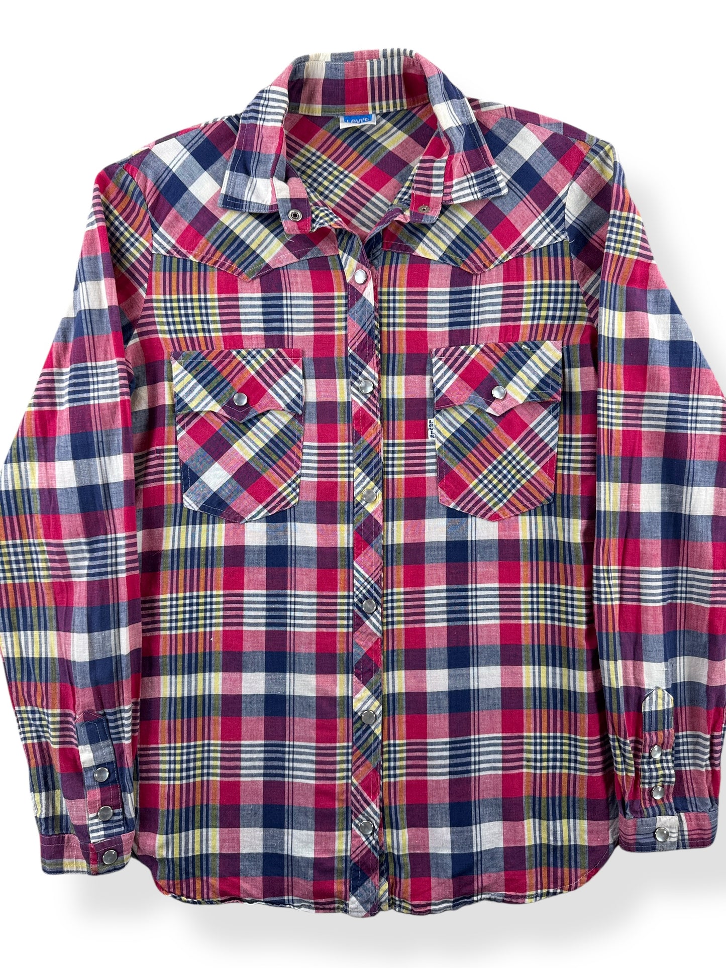 Front Close Up of Vintage Ladies Levi's Pearl Snap Shirt SZ M