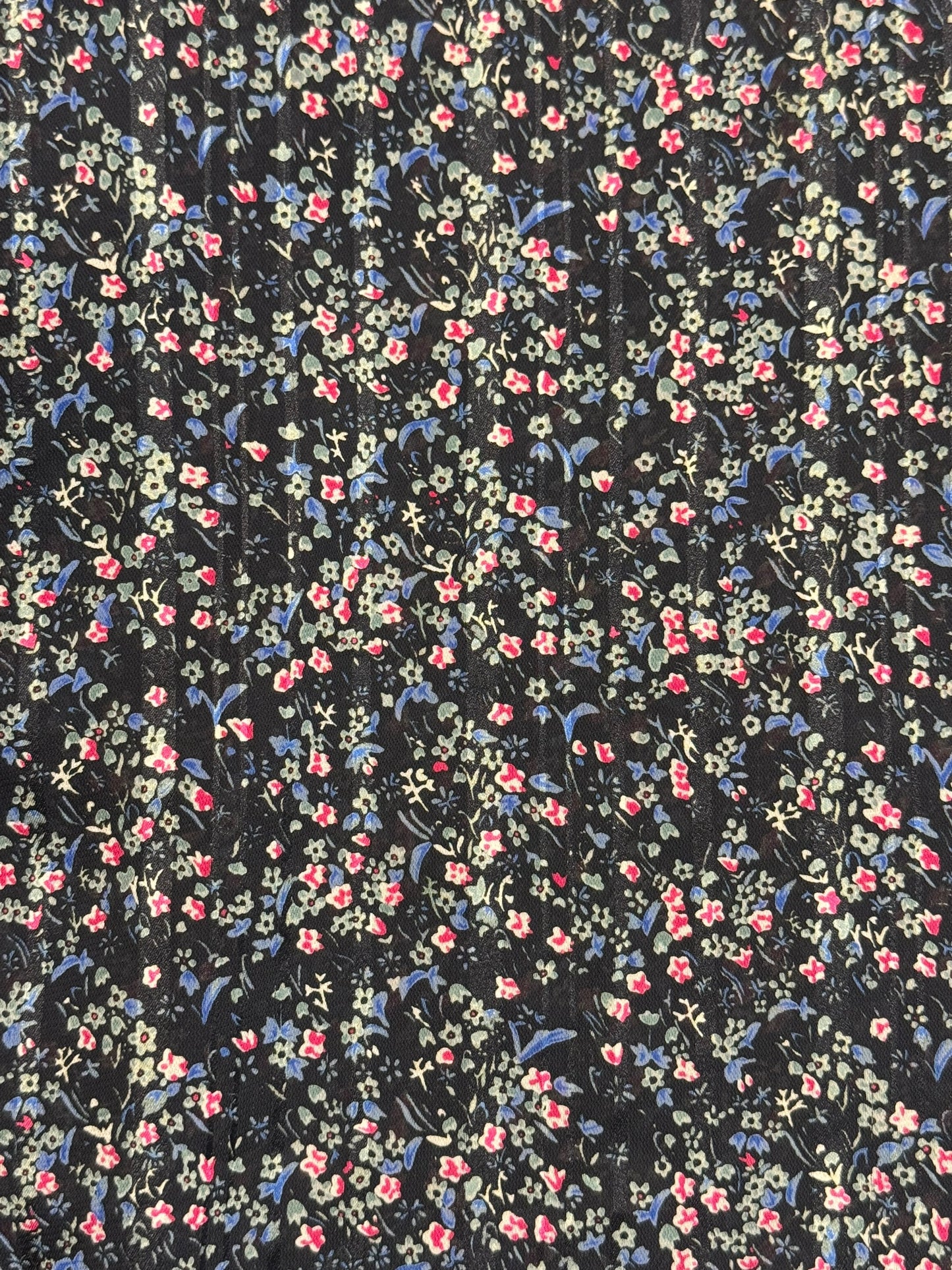 Patternn detail of 1980s LATC Floral Button Up L