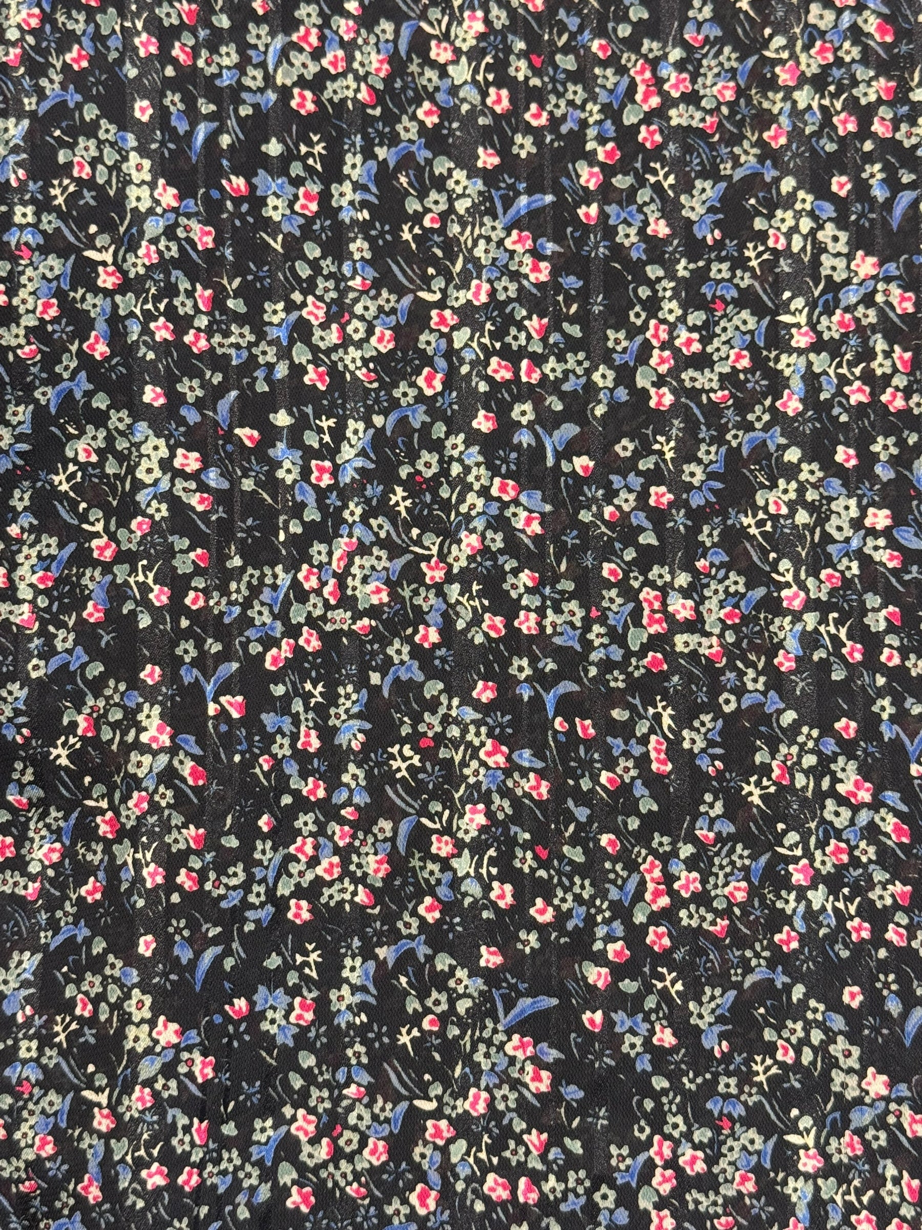 Patternn detail of 1980s LATC Floral Button Up L