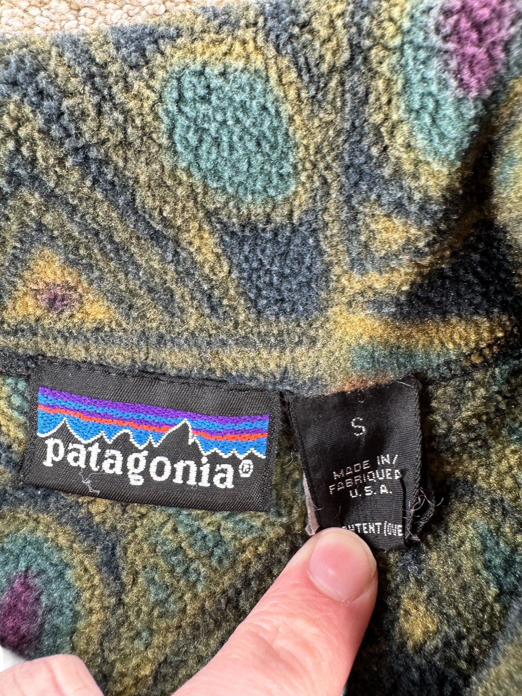 Tag on Vintage Patagonia Totem Aztec 1/4 Zip Fleece SZ S
