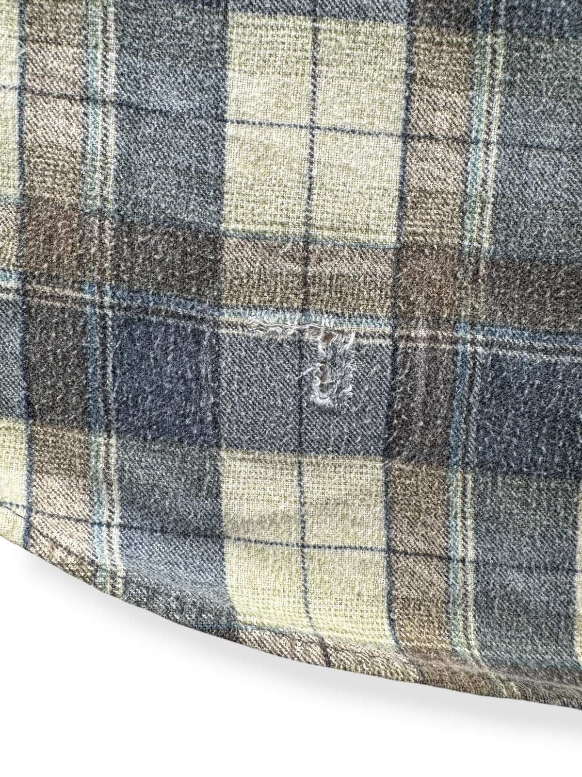 Repair on back of Vintage American Edition Printed Cotton Flannel SZ L