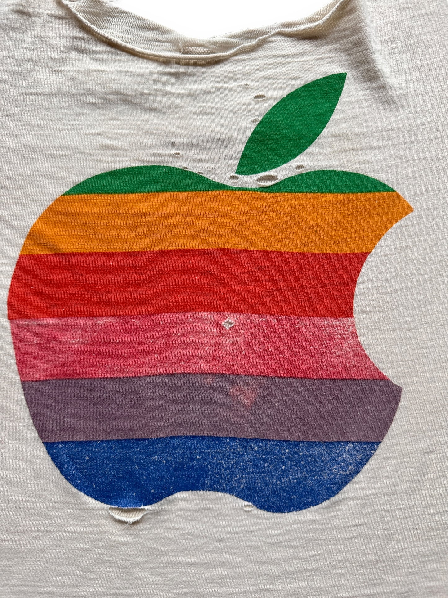 graphic on Vintage Thrashed Apple Tee SZ S