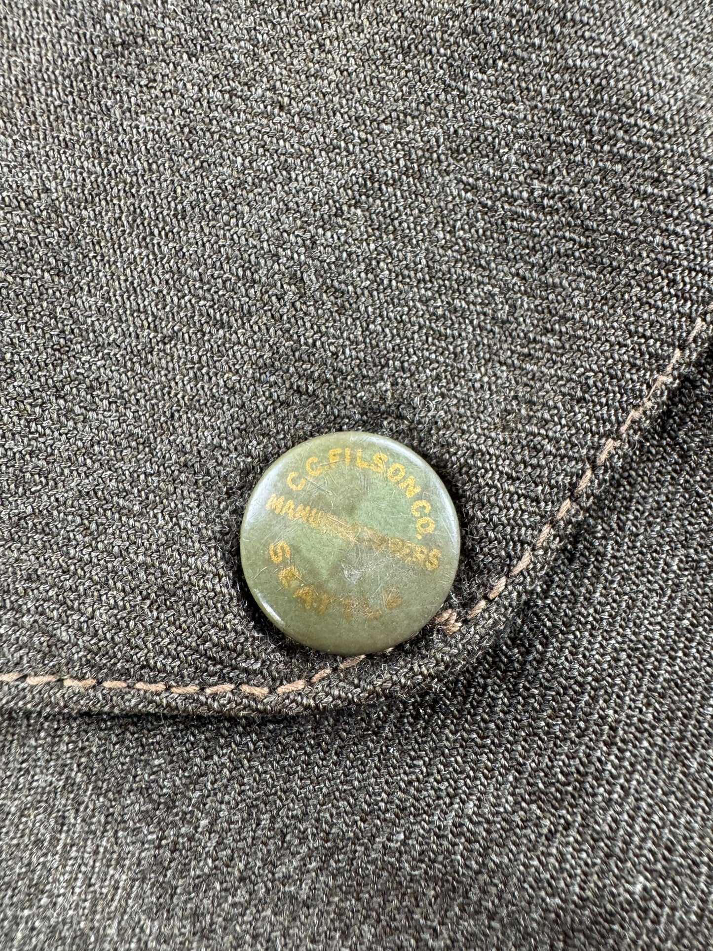 Button on Vintage 40s/50s Filson Wool Mackinaw Cruiser SZ 44
