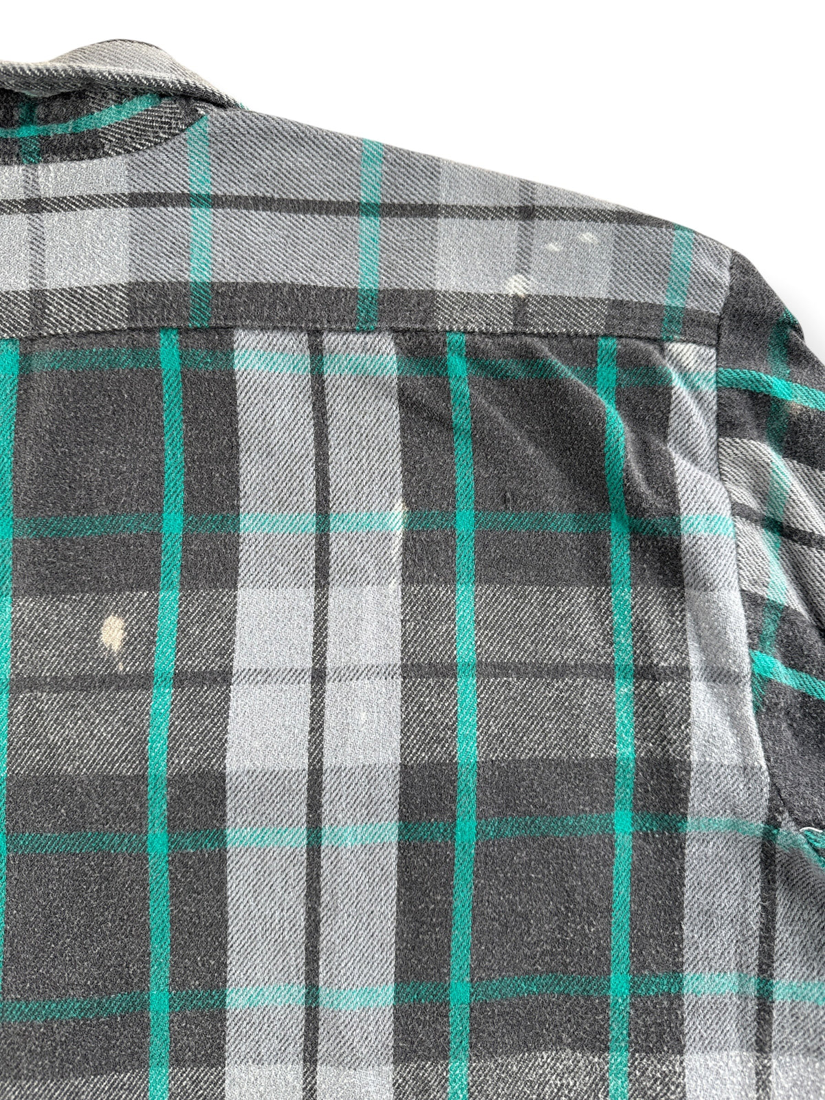 Small bleach stains on shoulder of Vintage Gray Dakota Cotton Flannel SZ 2XL