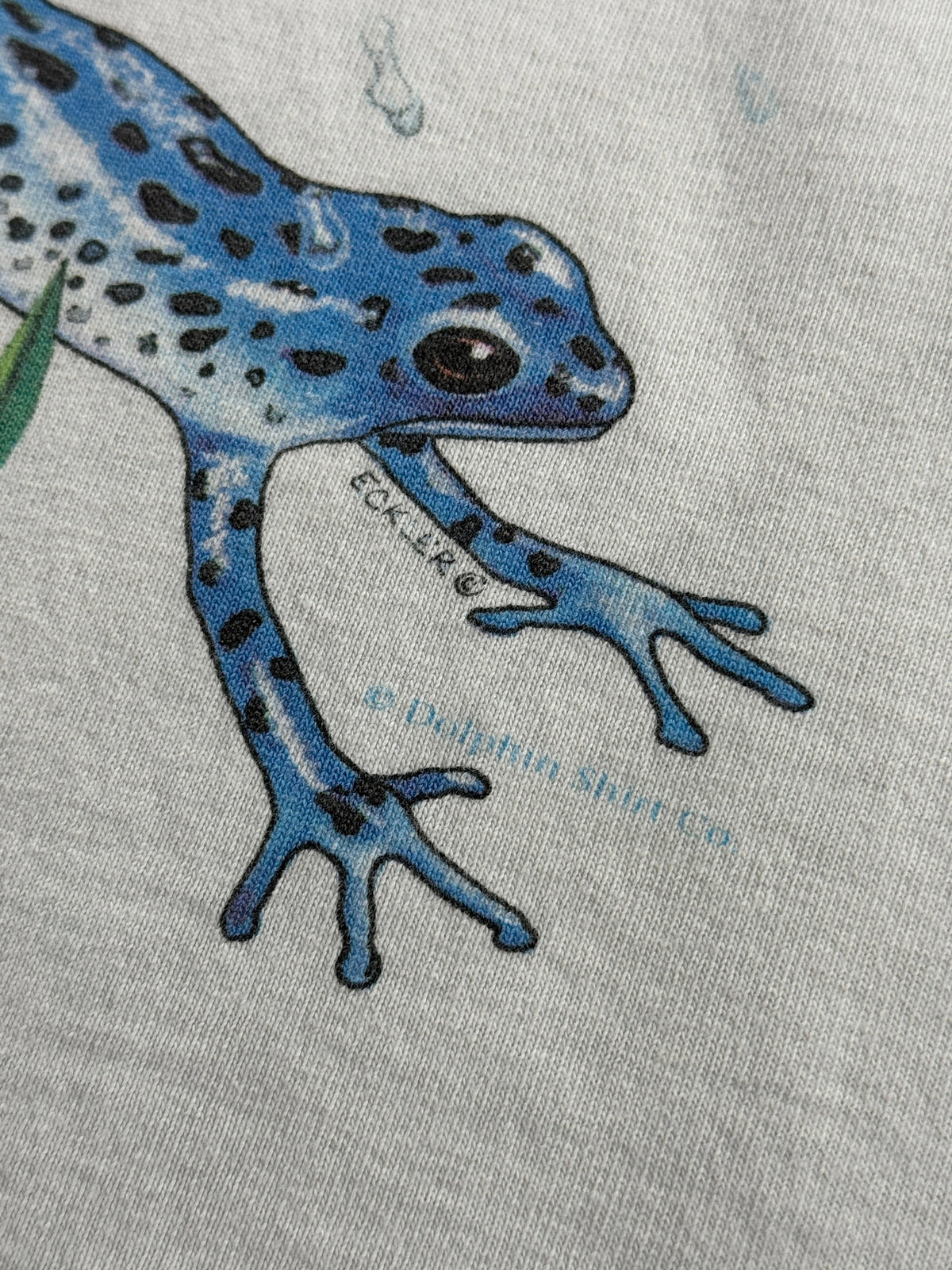 Artist name on Vintage Froggies Tee SZ L