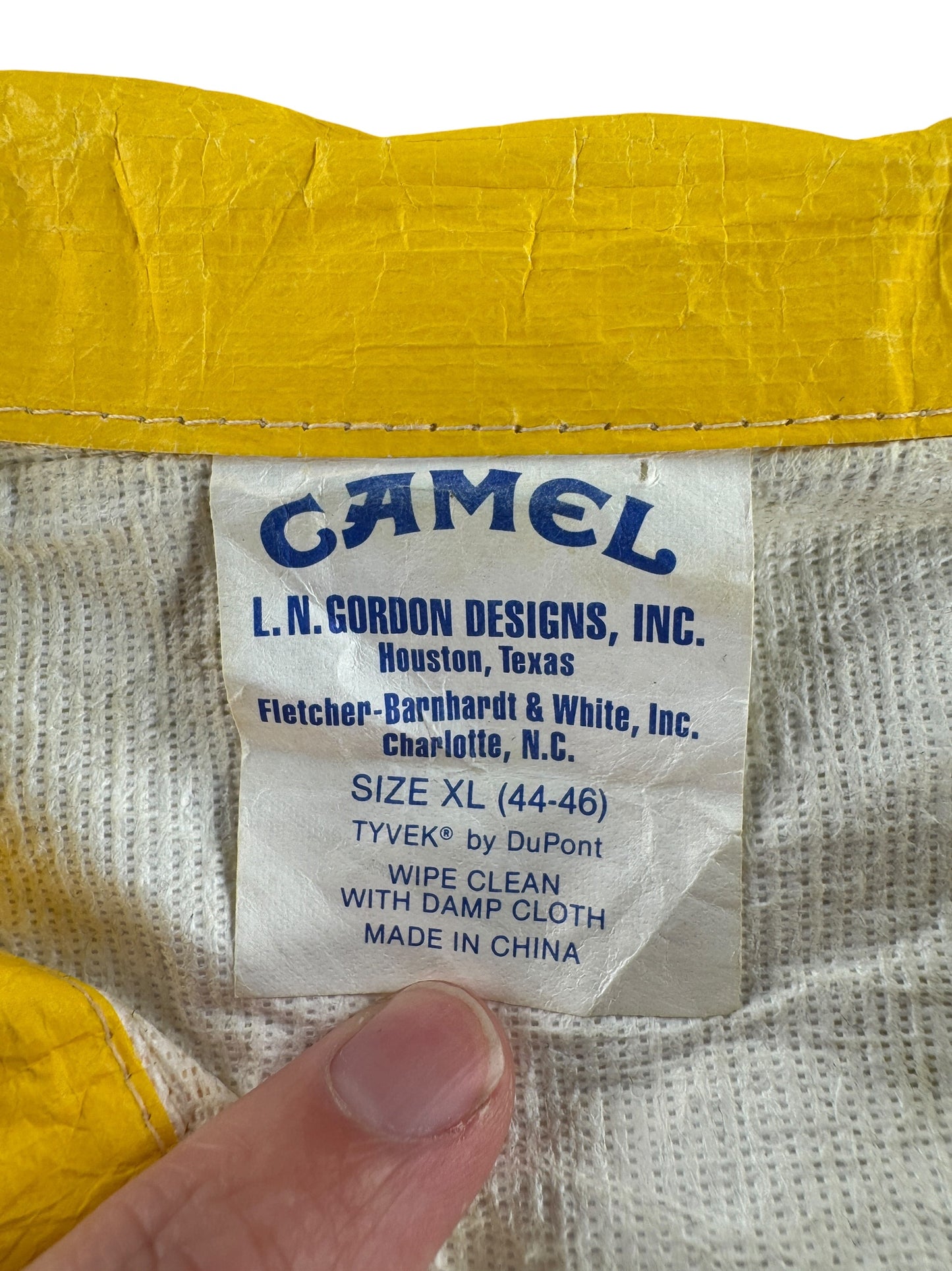 Tag on Vintage Camel Windbreaker SZ XL