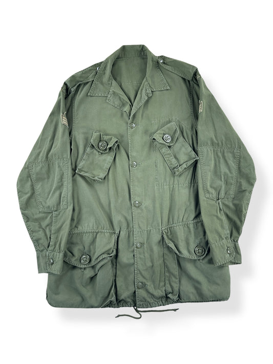 Front of Vintage Canadian Military Smock SZ L