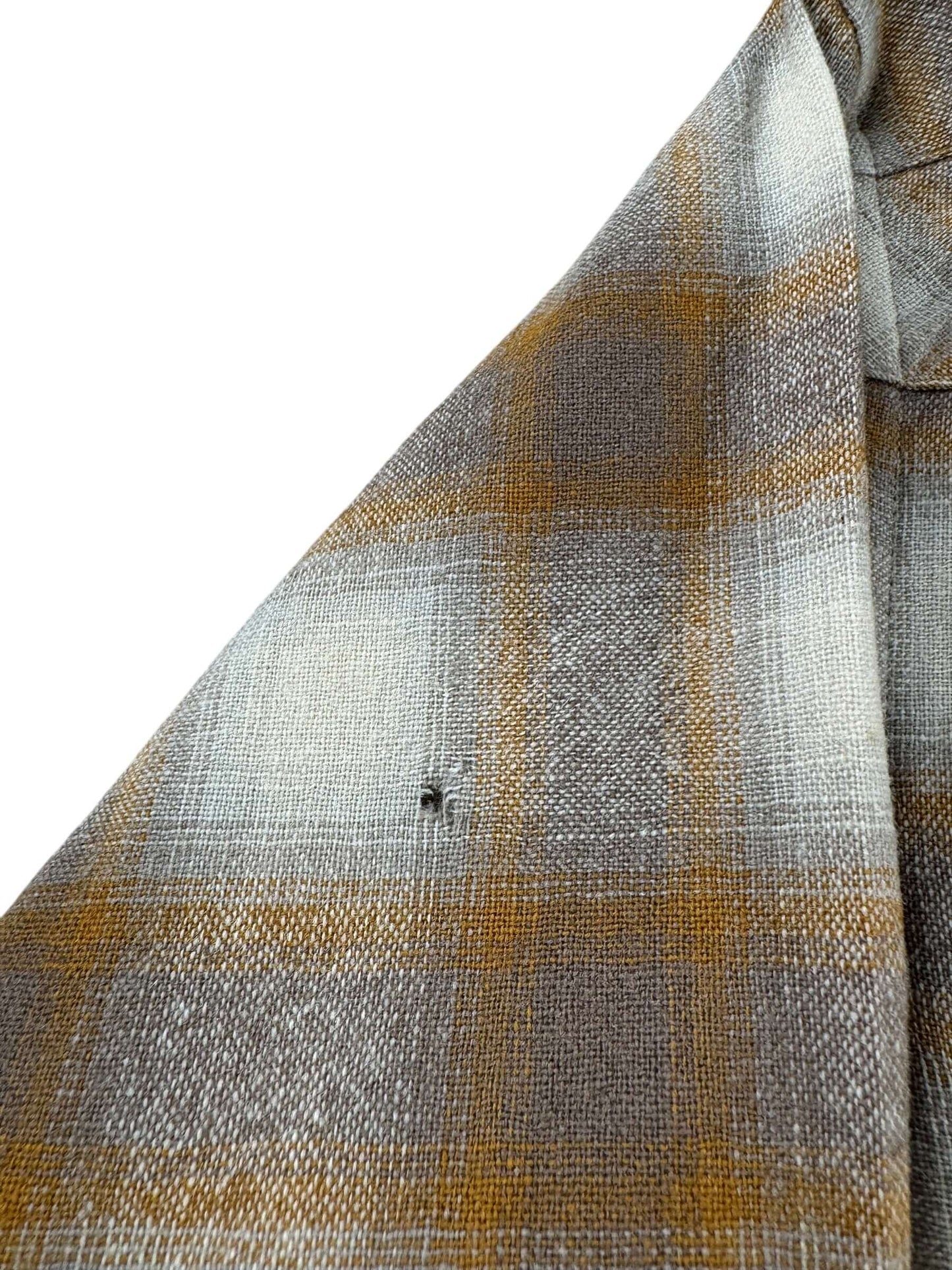 Hole on Vintage Pendleton Beige Shadowplaid Pearlsnap Flannel SZ M AS IS