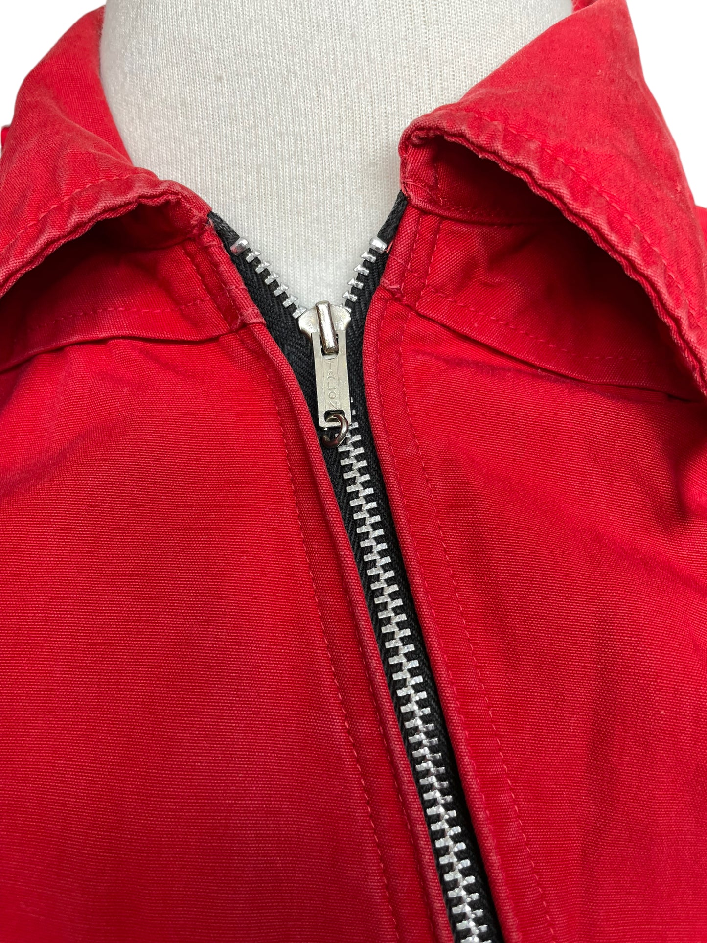 Zipper view of Vintage 1970s Diagonal Zip Ski Jacket| Seattle True Vintage | Barn Owl Vintage