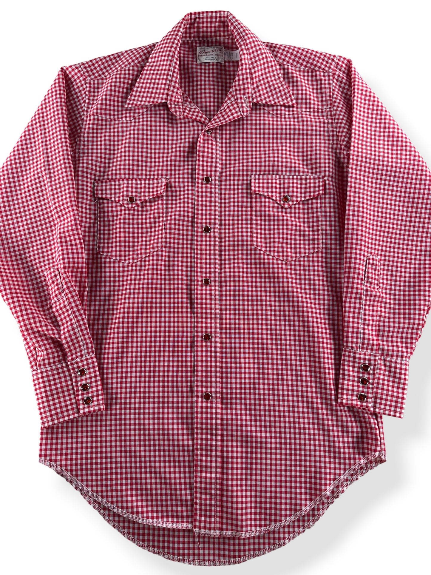 Close-up of Vintage Wrangler Red Gingham Pearlsnap SZ 15 1/2
